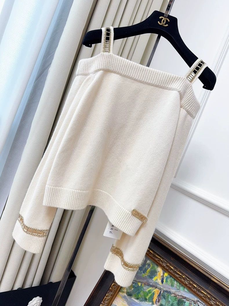 Chanel Chanel Track series beige knitted metal hollow off-the-sho Size XS / US 0-2 / IT 36-38 - 1 Thumbnail
