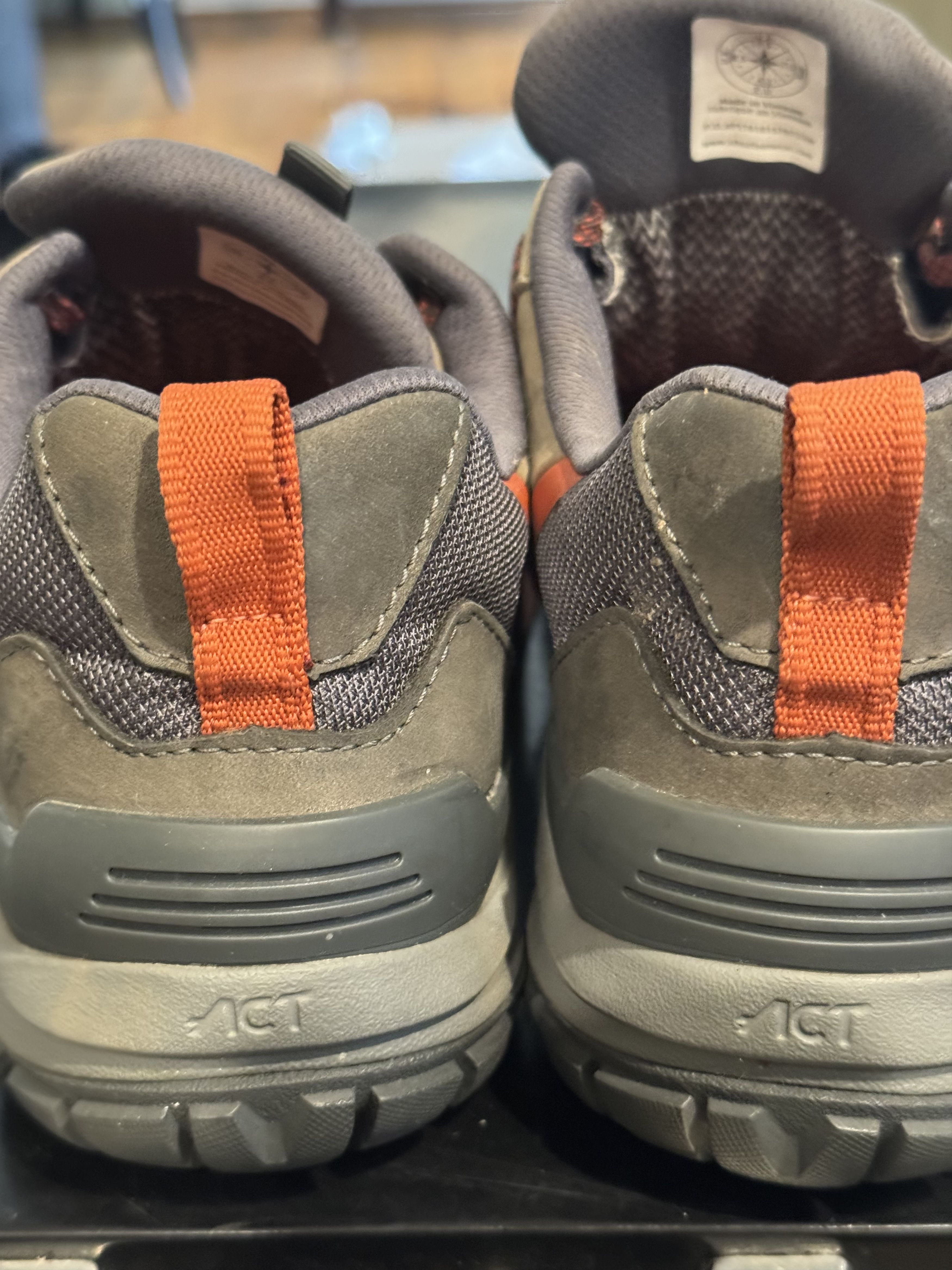 Oboz Oboz low top hiking shoes Size US 9.5 / EU 42-43 - 4 Thumbnail