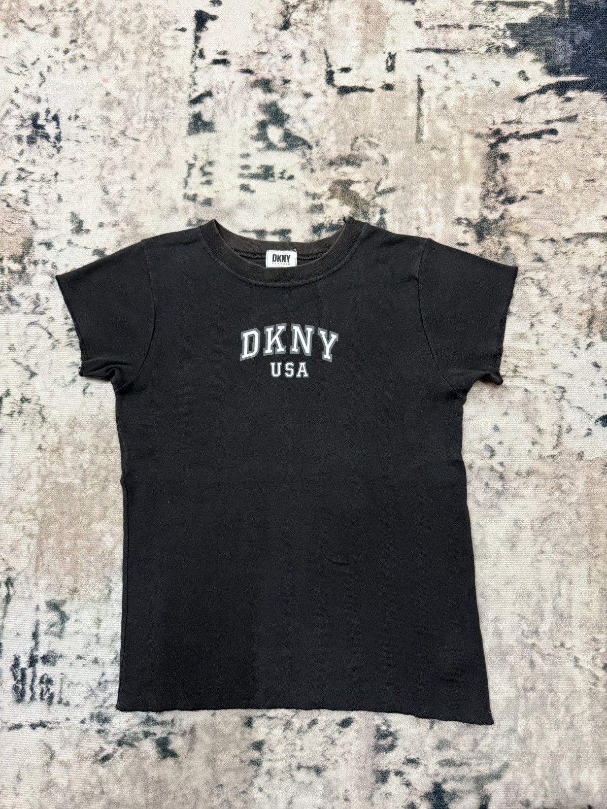 DKNY × Designer × Vintage Vintage DKNY USA Round Neck Short Sleeve Tshirt Size XXS / US 00 / IT 34 - 3 Thumbnail