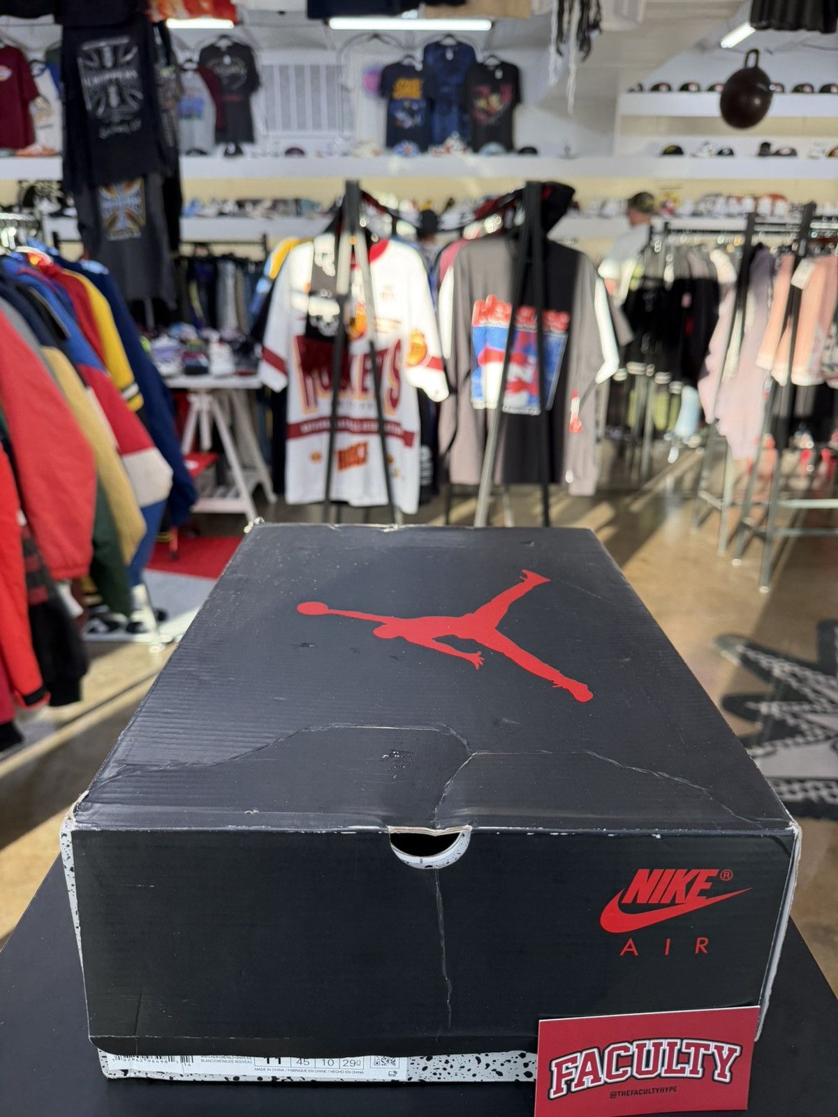Jordan Brand Air Jordan 12 Flu Game Size 11 (2025) Size US 11 / EU 44 - 12 Thumbnail