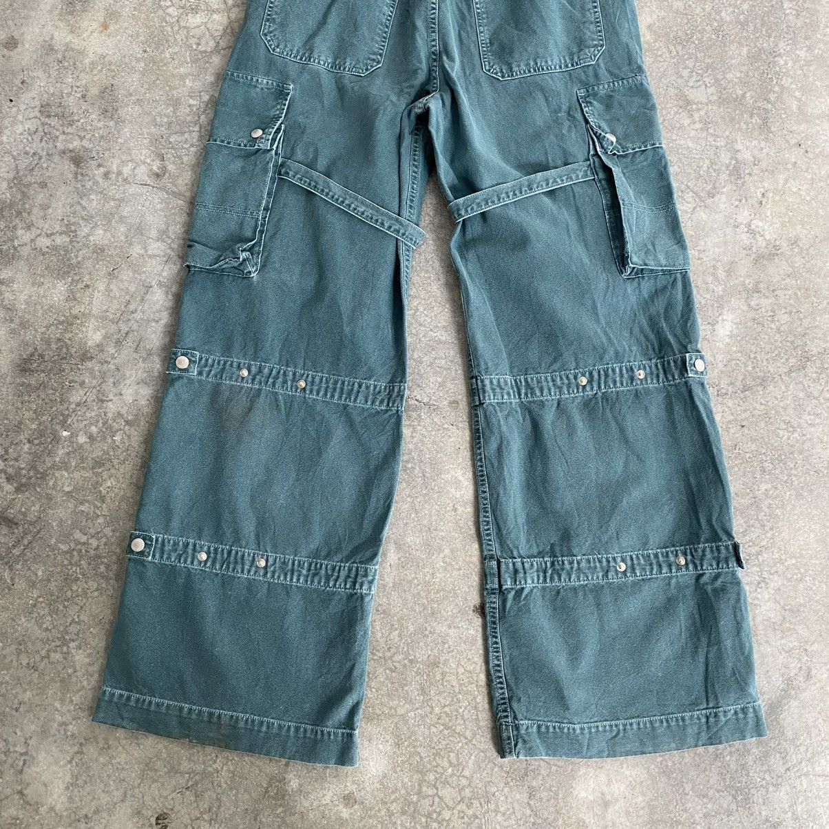 Agolde AGOLDE Bondage Strap Rave Vivian Flared Cargo Pants Size US 32 / EU 48 - 13 Thumbnail