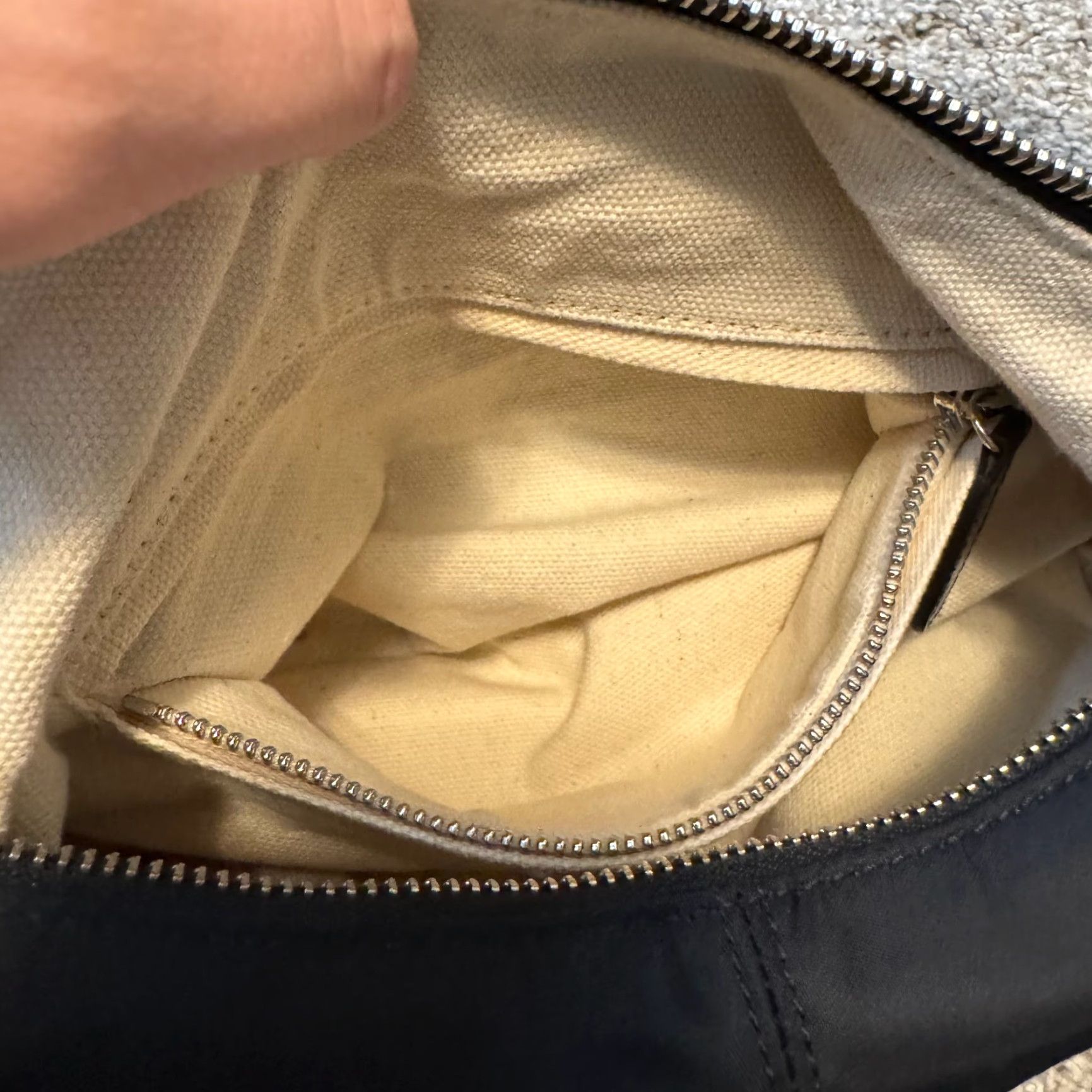 Vintage **Korea Designer Nothing Written Black Nylon Medium Shoulder Bag** User: Korea Designer Nothing Written Black Nylon Medium Shoulder Bag Size ONE SIZE - 4 Thumbnail