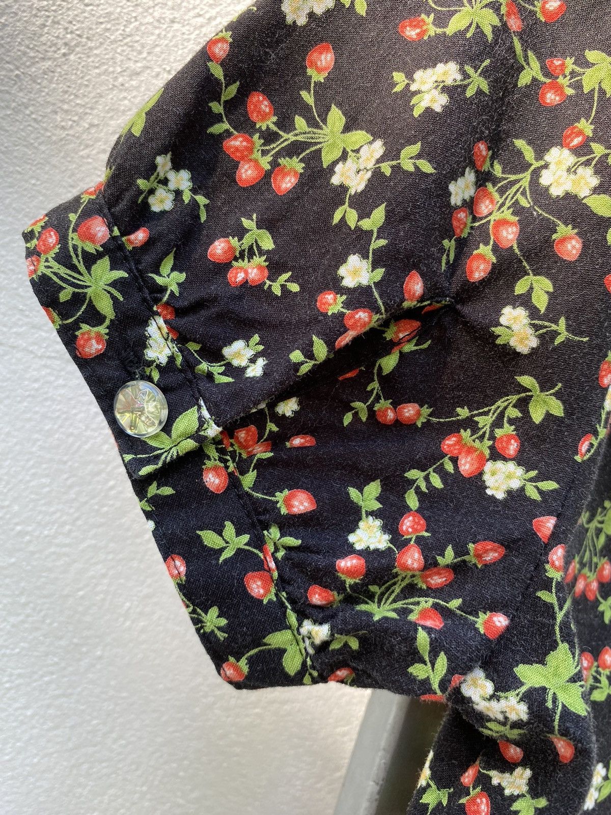 Japanese Brand × Seditionaries Peace Now Strawberry printed Ruffle Puff Blouse shirt Size M / US 6-8 / IT 42-44 - 9 Thumbnail
