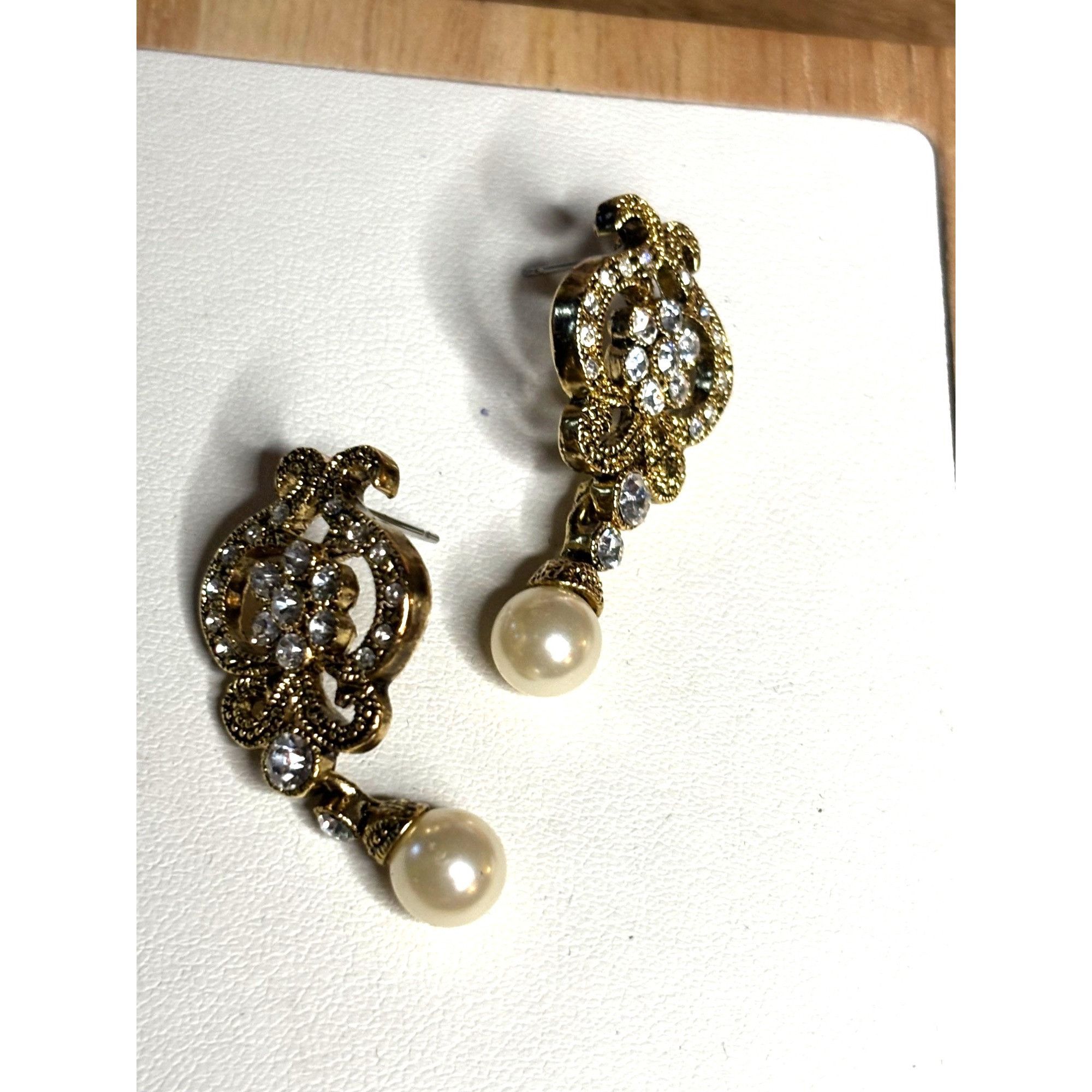 Other Gold Tone Crystal Pearl Dangle Earrings Size ONE SIZE - 6 Thumbnail