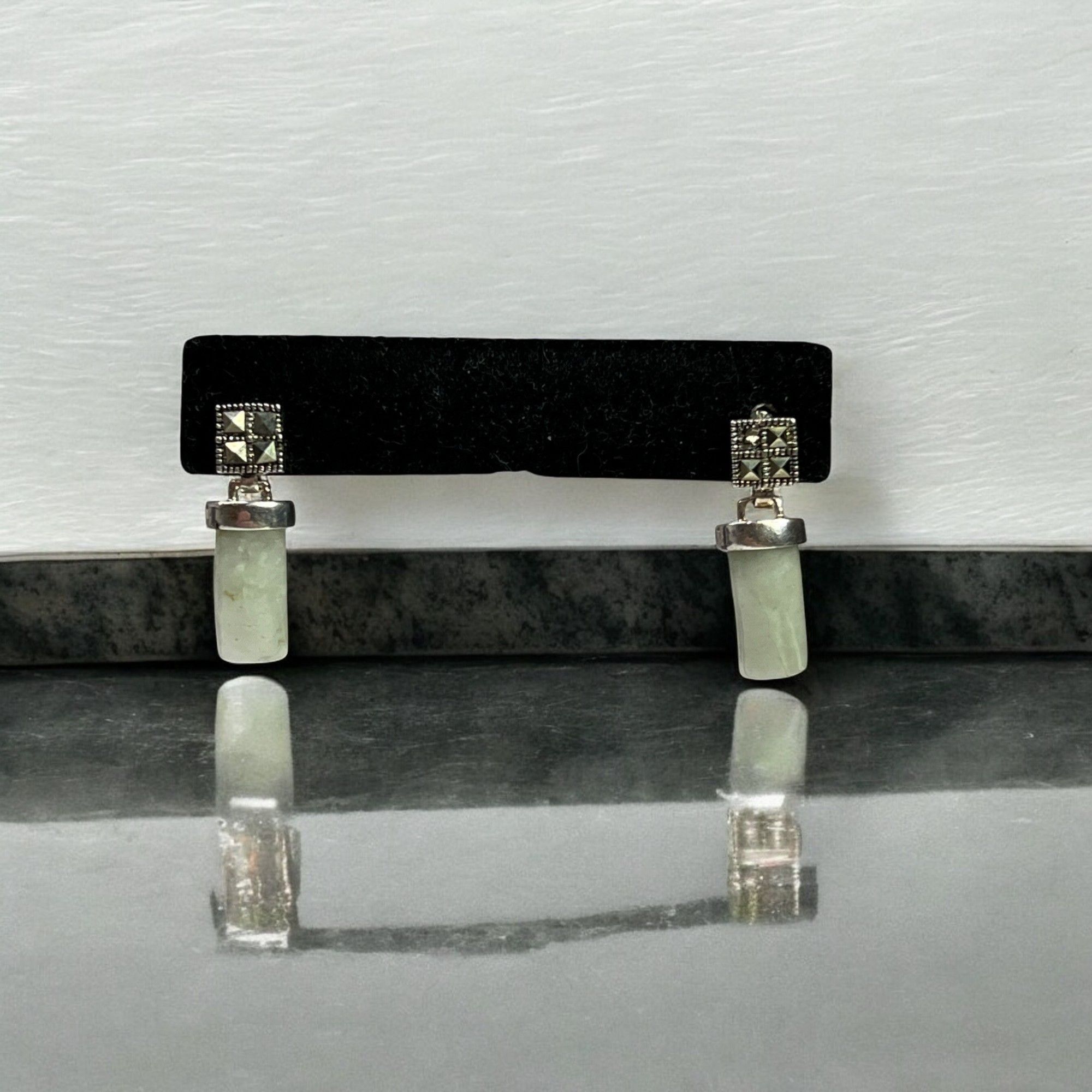 Designer Marcasite & Green Jade Drop Earrings Vintage Style Elegant Size ONE SIZE - 1 Thumbnail