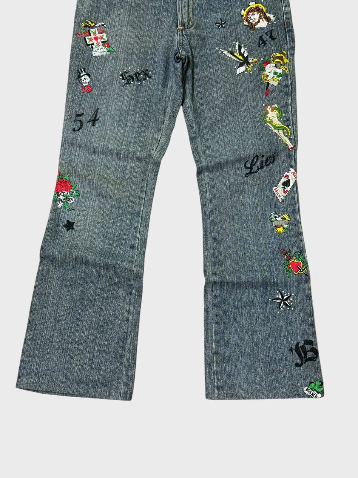 Hysteric Glamour FLARED SEMANTIC DESIGN CROSS EMBROIDERED STYLE DENIM Size US 31 - 6 Thumbnail
