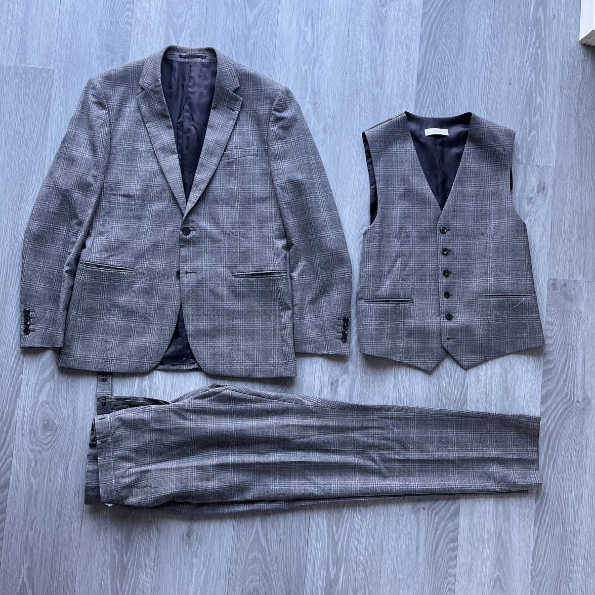 Reiss Reiss 3 Piece Quayle Suit Size 40R - 1 Thumbnail