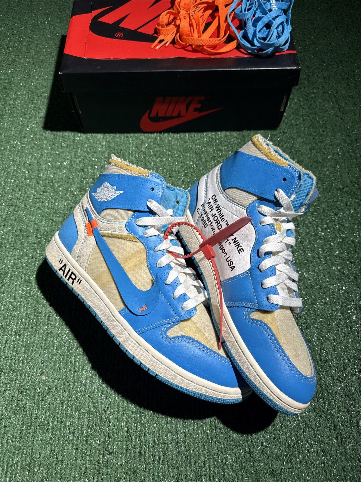 Jordan Brand × Off-White Size 8.5 - Jordan 1 Retro OG x Off-White High UNC Size US 8.5 / EU 41-42 - 7 Thumbnail