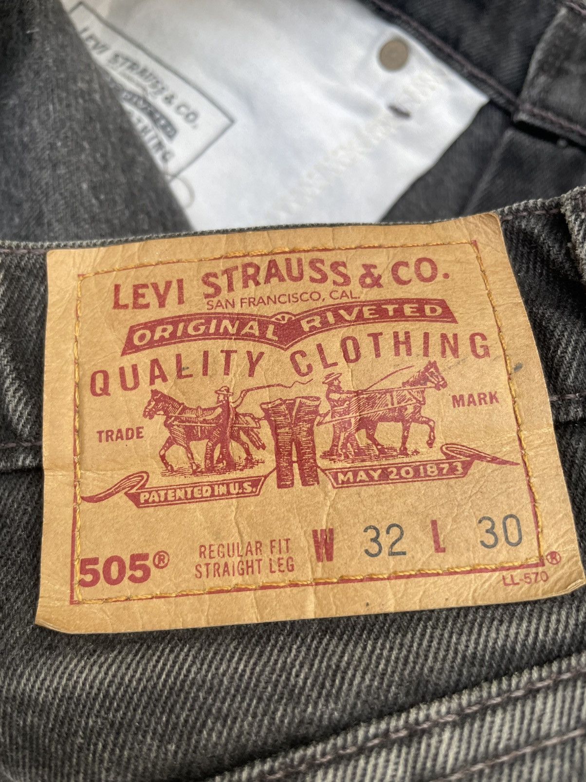 Levi's Vintage 1998 Levi’s 505 e Size US 31 - 15 Thumbnail