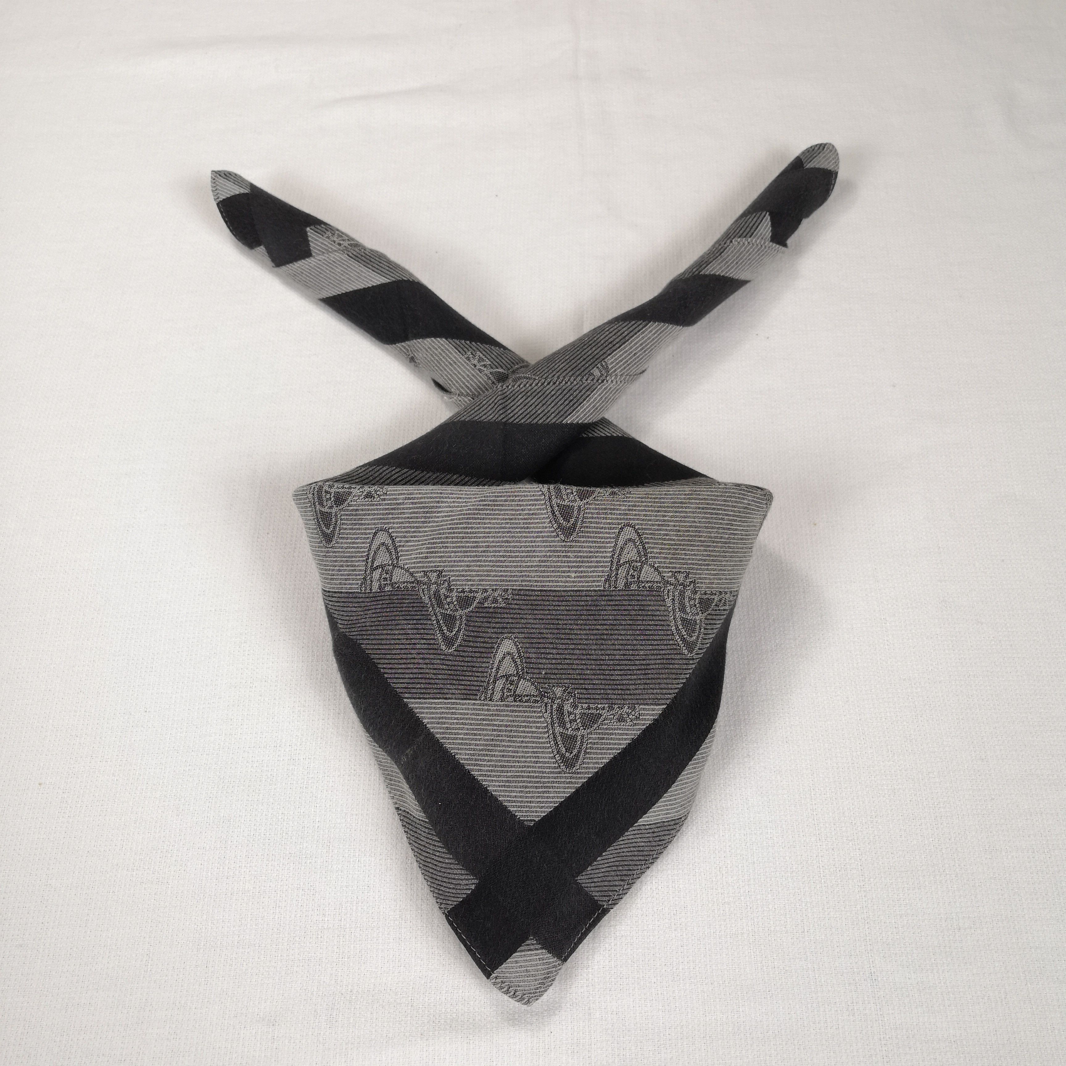 Japanese Brand Vintage Vivienne Westwood Handkerchief 56789 Size ONE SIZE - 1 Thumbnail