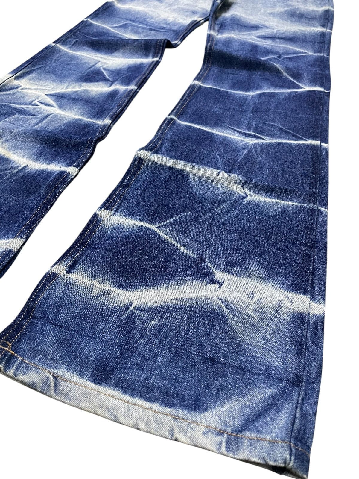 Benetton × Le Grande Bleu (L.G.B.) × Tornado Mart Benetton Glass Shattered Whiskers Wash Flared Jeans Size US 29 - 6 Thumbnail