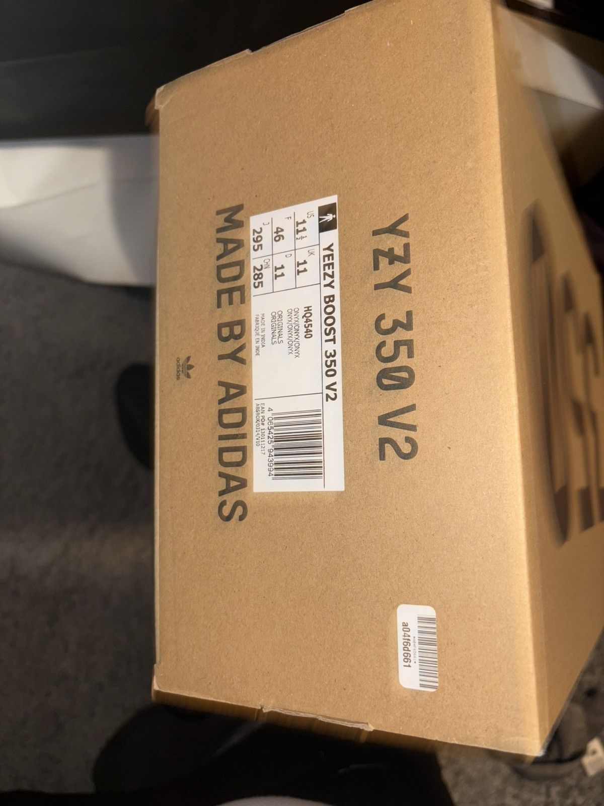 Yeezy Yeezy Boost 350 V2 onyx color way Size US 11 / EU 44 - 11 Thumbnail