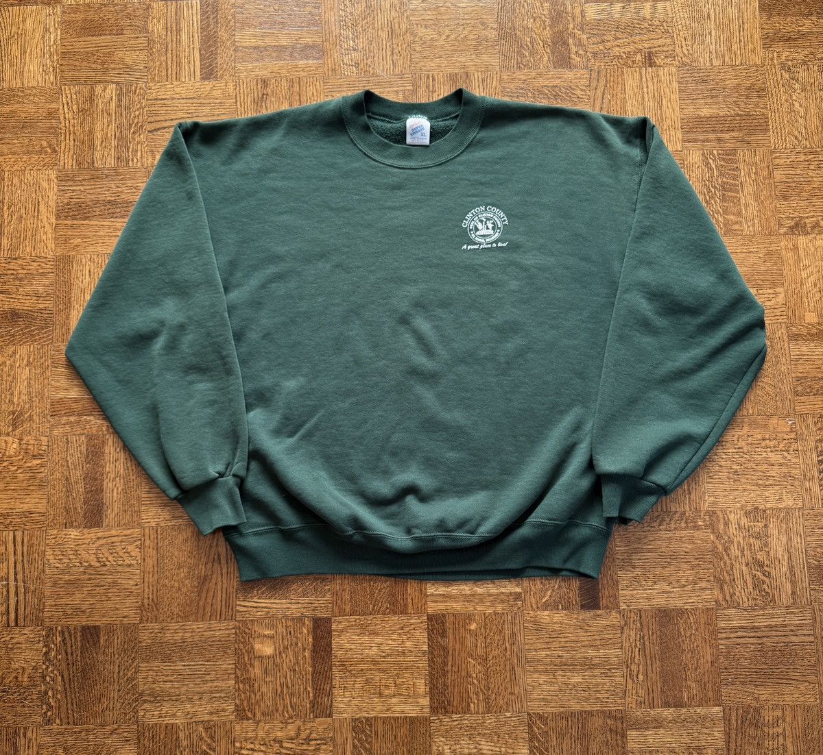 Vintage Vintage 90s Clinton County Michigan Crewneck Sweatshirt Size US XL / EU 56 / 4 - 1 Thumbnail
