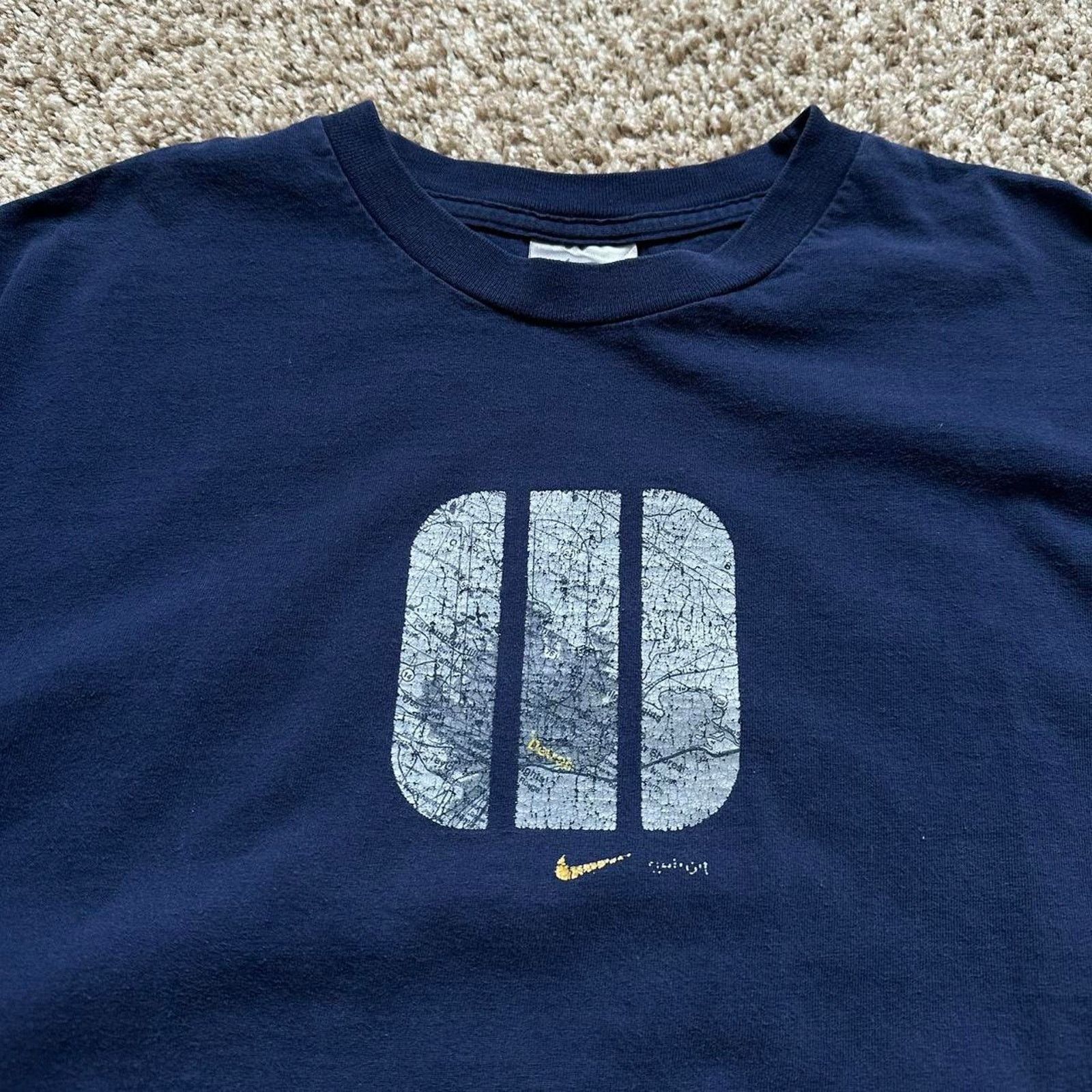Nike × Vintage Vintage 2001 Nike City Max Tour Detroit Faded Graphic TShirt Size US L / EU 52-54 / 3 - 2 Thumbnail