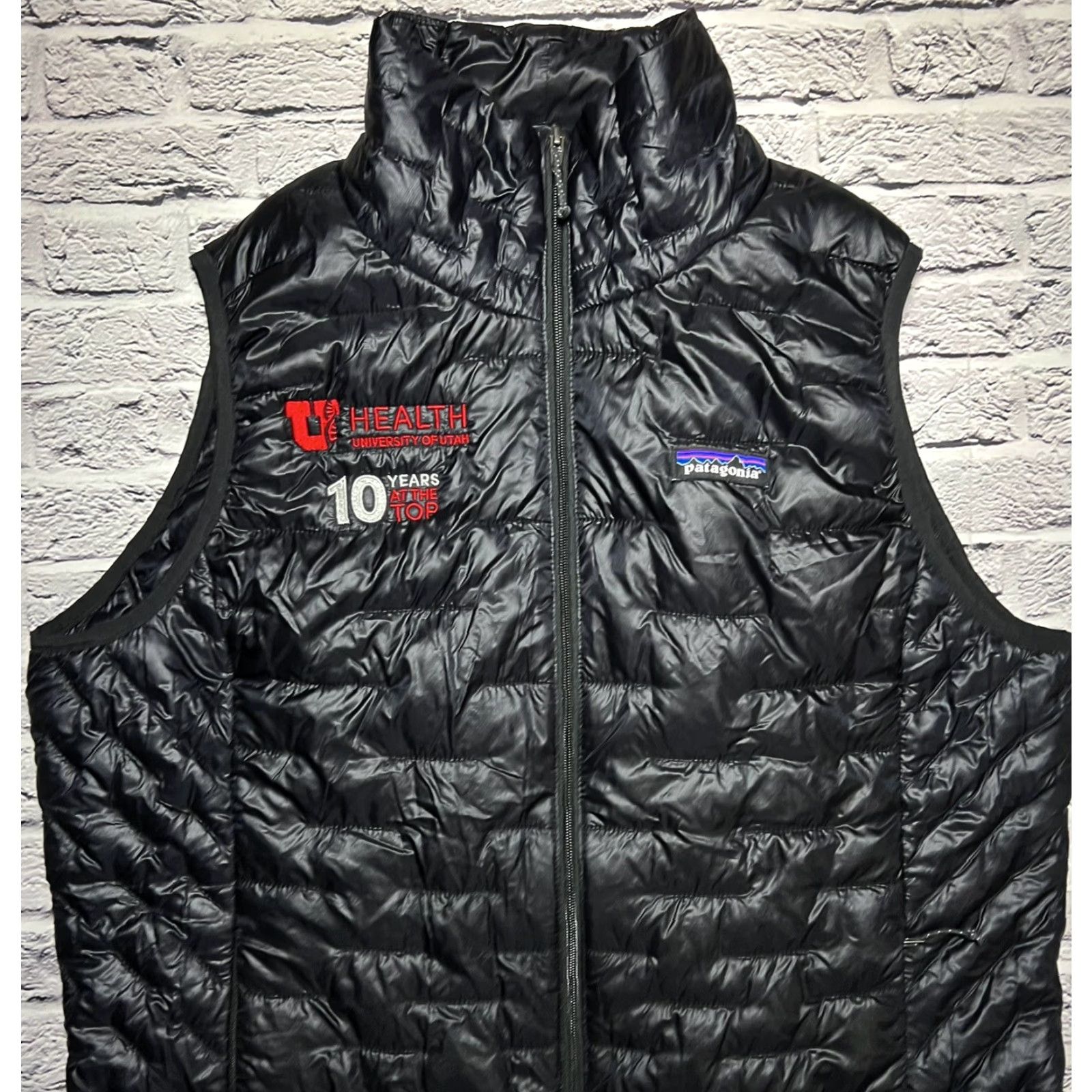 Patagonia VINTAGE? Wait, it's Patagonia Nano Puff Vest - Women's Large 84090 Black Logo Quilted Nylon Outer Shell 21” armpit to armpit 27” length Size L / US 10 / IT 46 - 3 Thumbnail