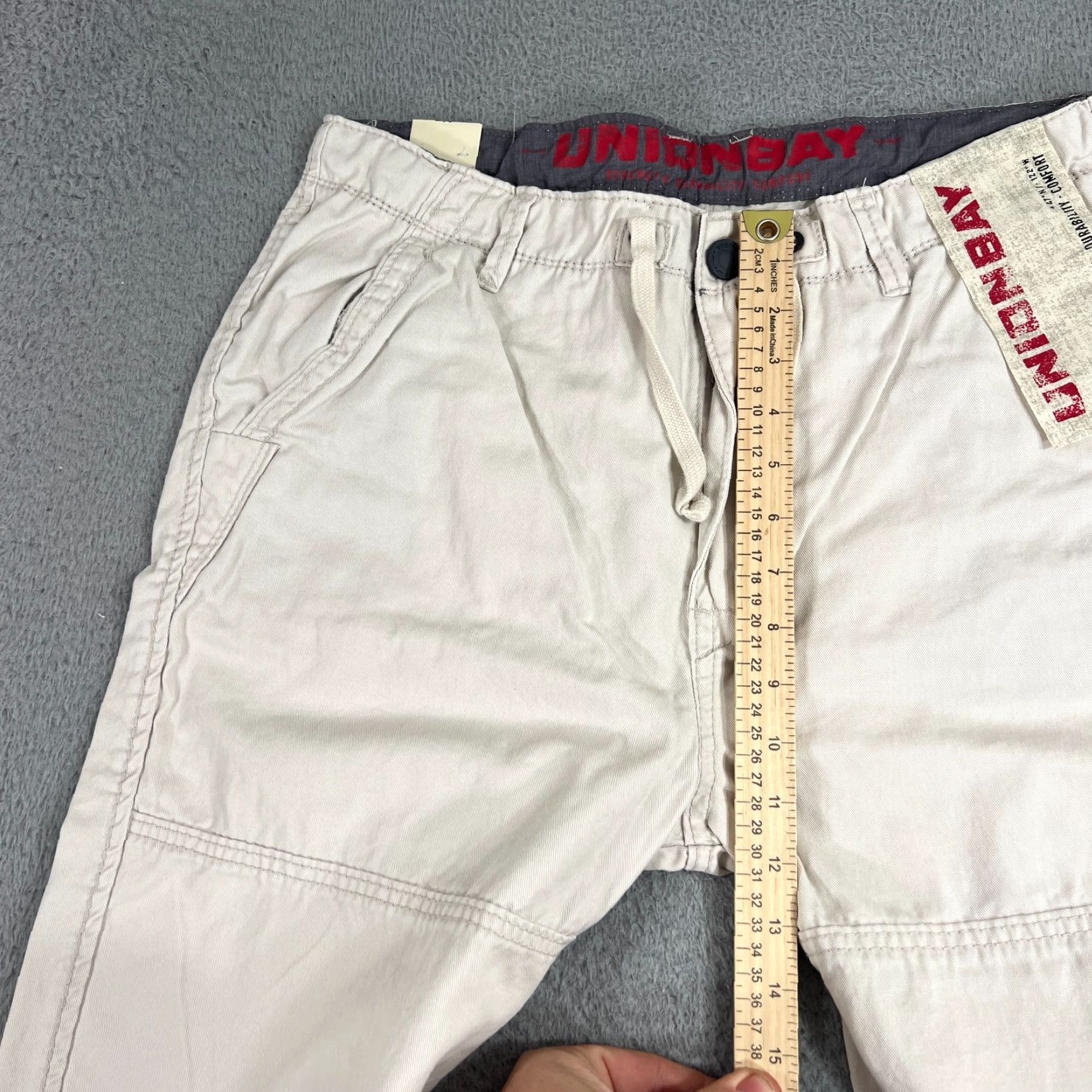 Vintage VINTAGE UNIONBAY Cargo Shorts Mens 34 Khaki Baggy 11in Inseam White Ivory Cotton cargo Pocket Y2K 90s Grunge Outdoor Summer Spring Mens Size US 34 / EU 50 - 4 Thumbnail