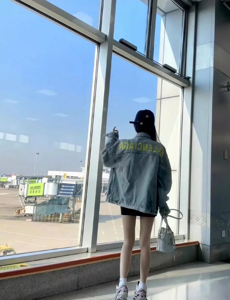Balenciaga Balenciaga size 34 Denim jacket with embroidered yellow lo Size L / US 10 / IT 46 - 7 Thumbnail