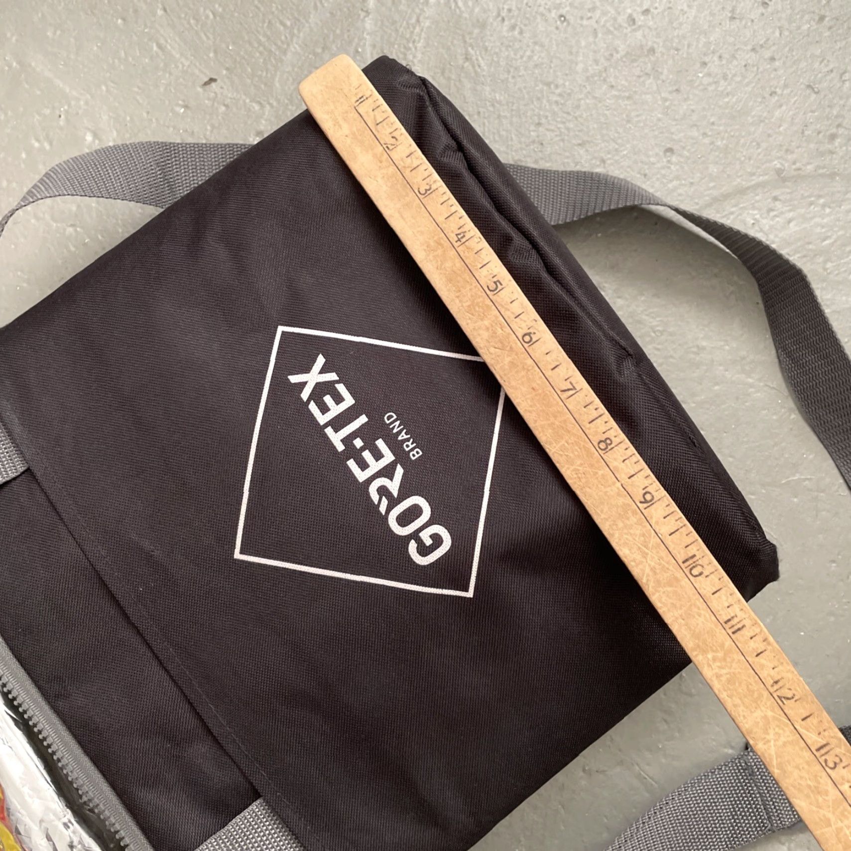 J Brand GORE-TEX Halfar Insulated Lunch Food Cooler Bag Travel Container Shoulder Bag Unisex Adults Black Water Resistant 1 Size Size ONE SIZE - 5 Thumbnail