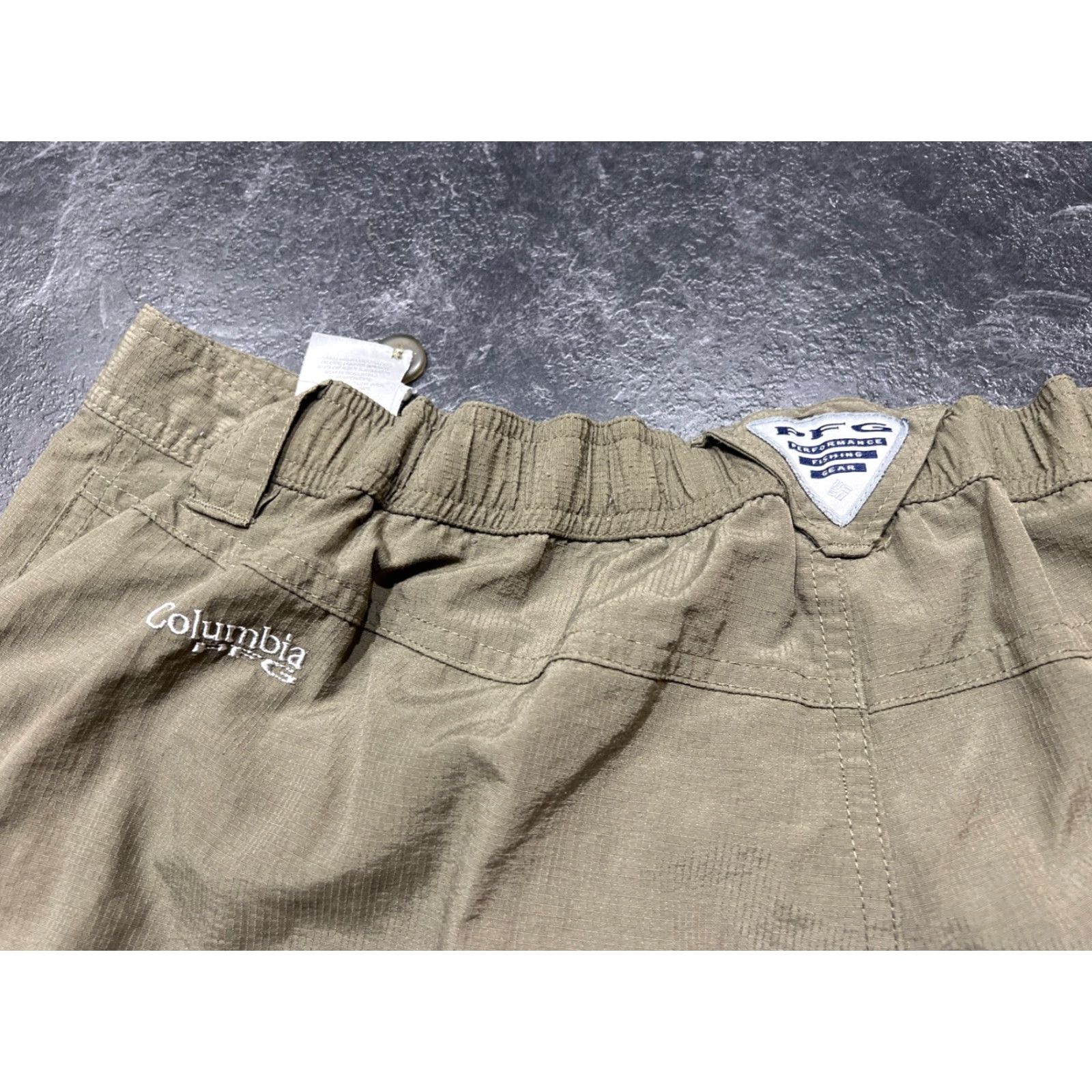 Vintage VINTAGE Columbia Mens Cargo Pants Windbreaker 2XL Olive Lightweight Convertible 30" Fall Winter Outdoor Size US 39 - 7 Thumbnail