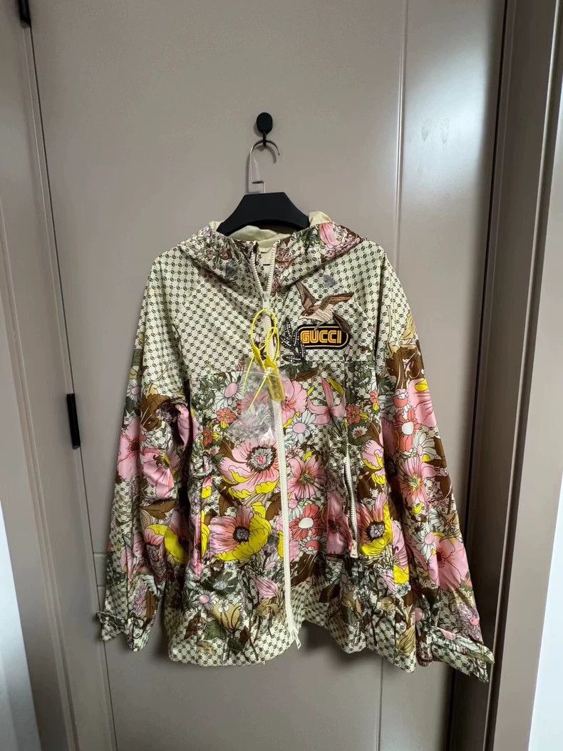 Gucci Gucci Size 38 Show floral rhinestone letter logo windbreake Size US S / EU 44-46 / 1 - 1 Thumbnail