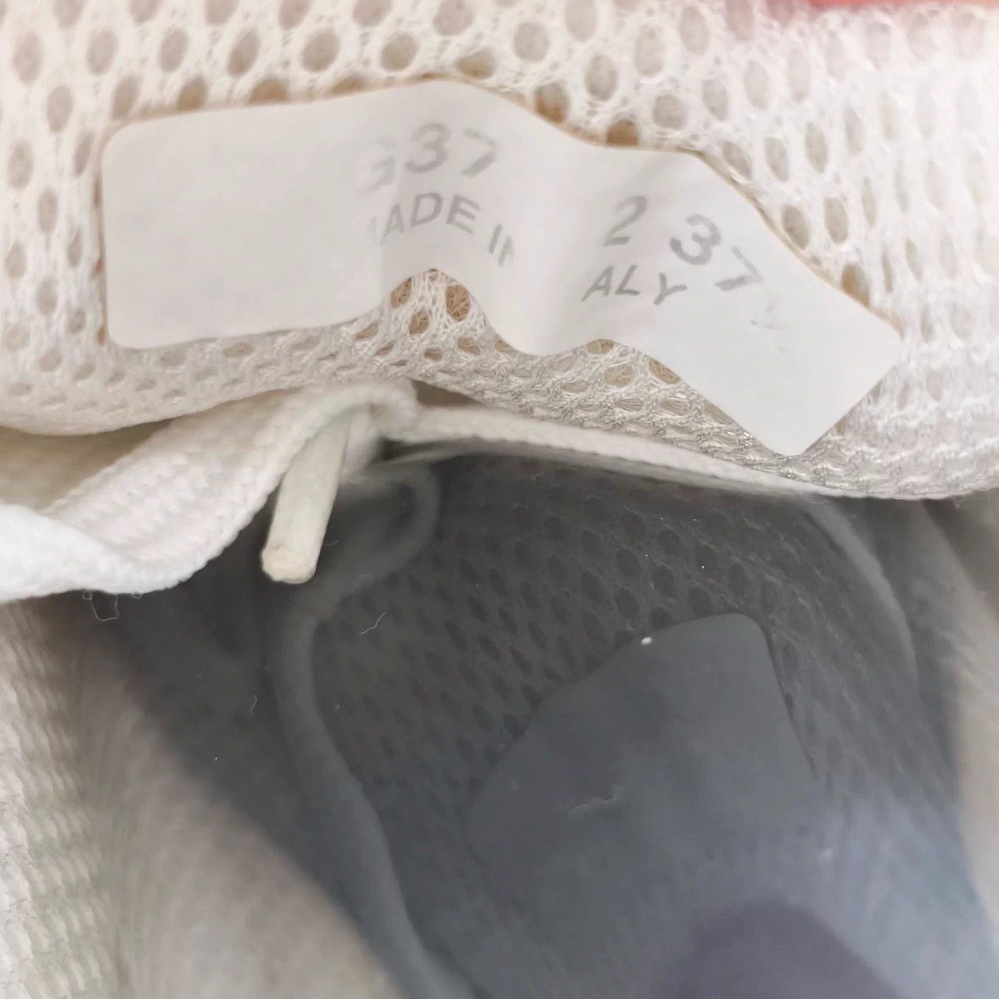 Chanel CHANEL Black & White Panda CC Sneakers EUR 37.5 Size US 7.5 / IT 37.5 - 6 Thumbnail