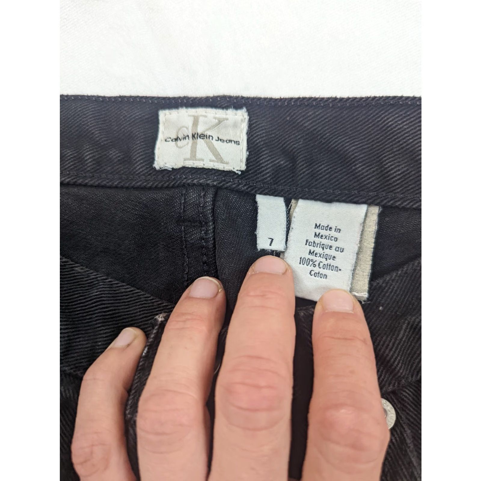 Calvin Klein VINTAGE Calvin Klein Jeans Womens 7 High Rise 30x29 Tapered Crop Distressed V2W Jeans 80s 90s Retro USA Womens Size 28" / US 6 / IT 42 - 5 Thumbnail