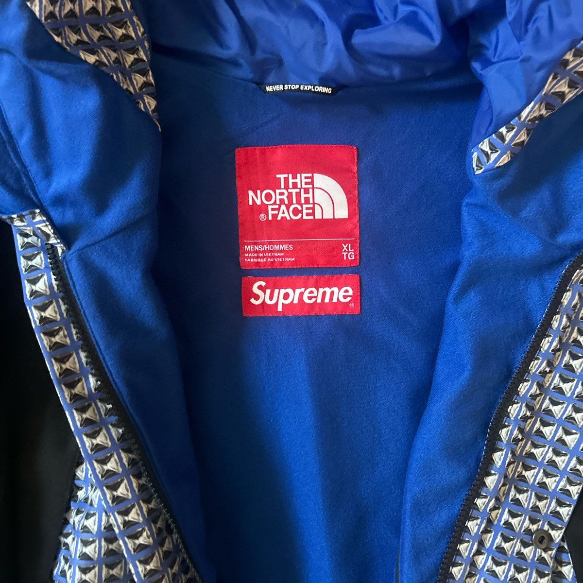 Supreme × The North Face Supreme X The North Face studded print light jacket Size US XL / EU 56 / 4 - 4 Thumbnail