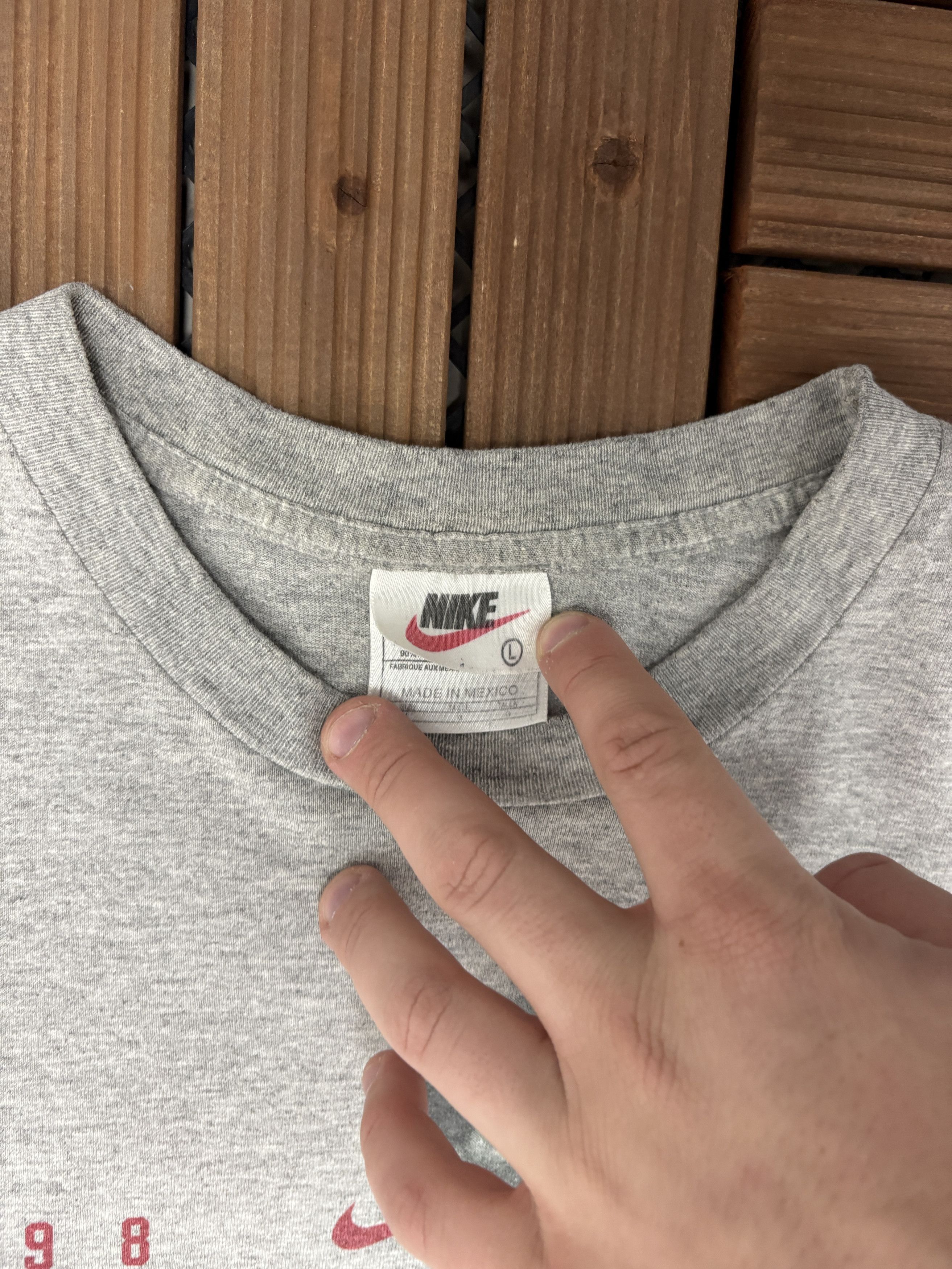 Nike × Vintage Chicago Bulls 1998 Champions Vintage Nike Grey T-Shirt Tee Size US L / EU 52-54 / 3 - 4 Thumbnail