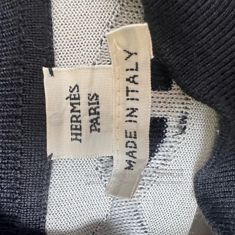 Hermes Hermes Black and White Pig Nose Cashmere Sweater Size XXS / US 00 / IT 34 - 4 Thumbnail