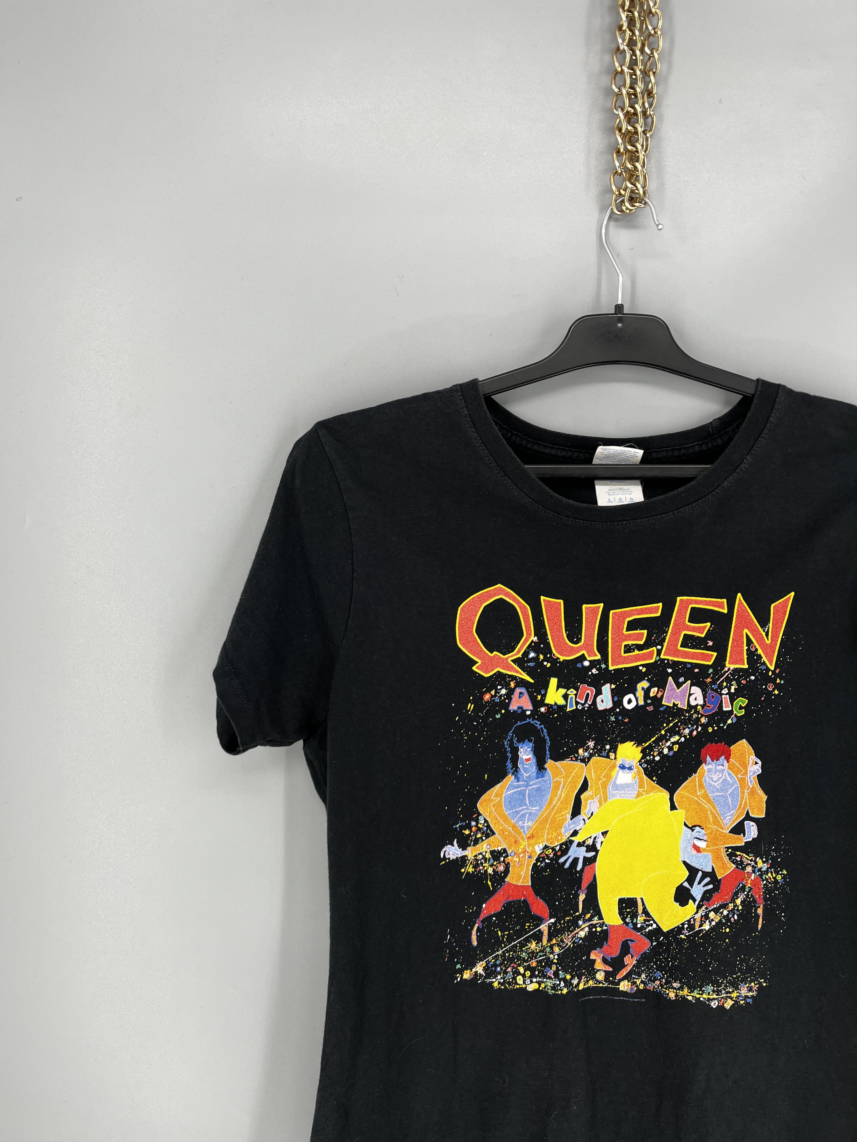 Band Tees Queen Vintage 2000s A Kind of Magic Rock Band Tee Size US M / EU 48-50 / 2 - 4 Thumbnail