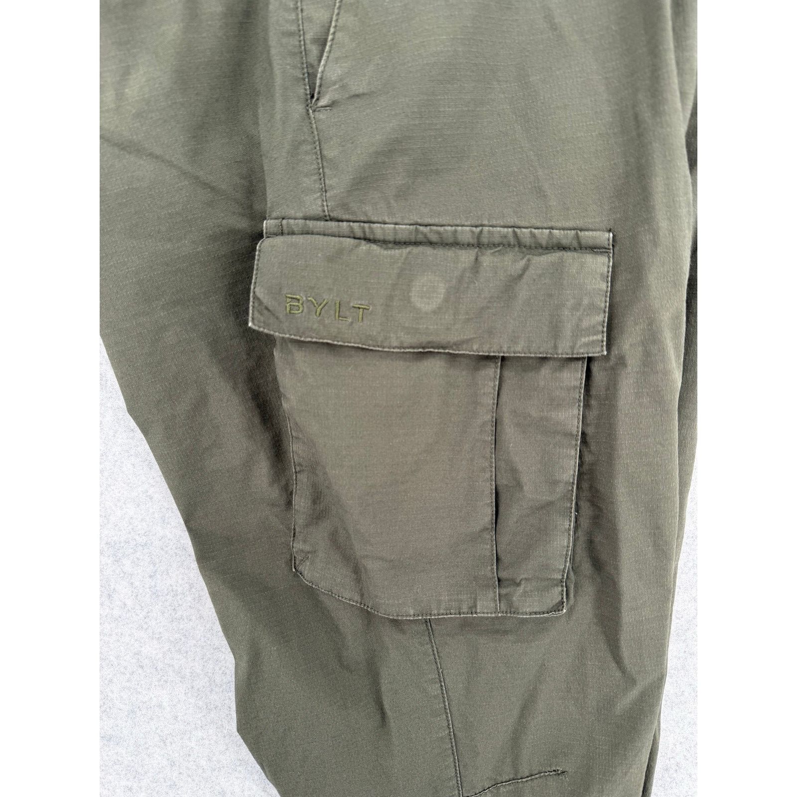 BYLT Premium Basics BYLT Premium Basics Cotton Olive Green Cargo Pants Size 31 Size US 31 - 4 Thumbnail
