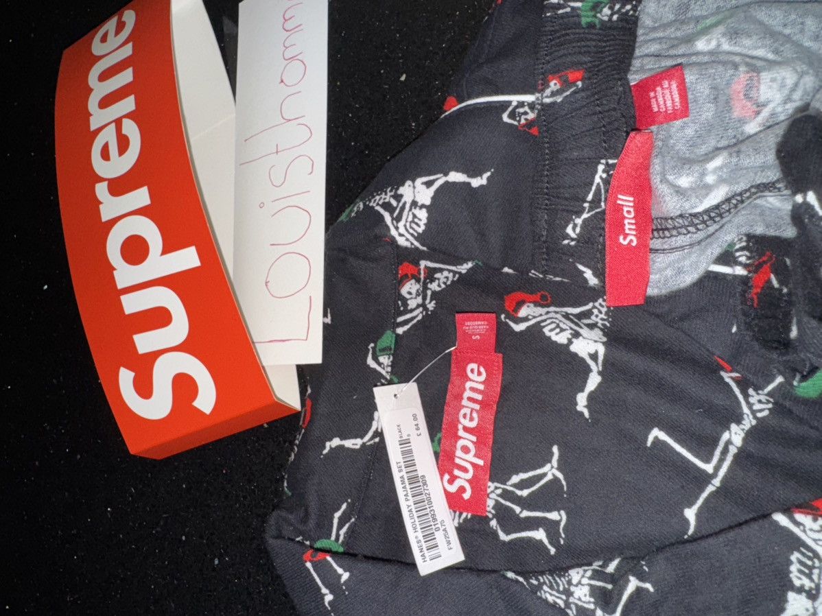 Supreme Supreme FW25 Holiday Pajama Set Size US S / EU 44-46 / 1 - 4 Thumbnail