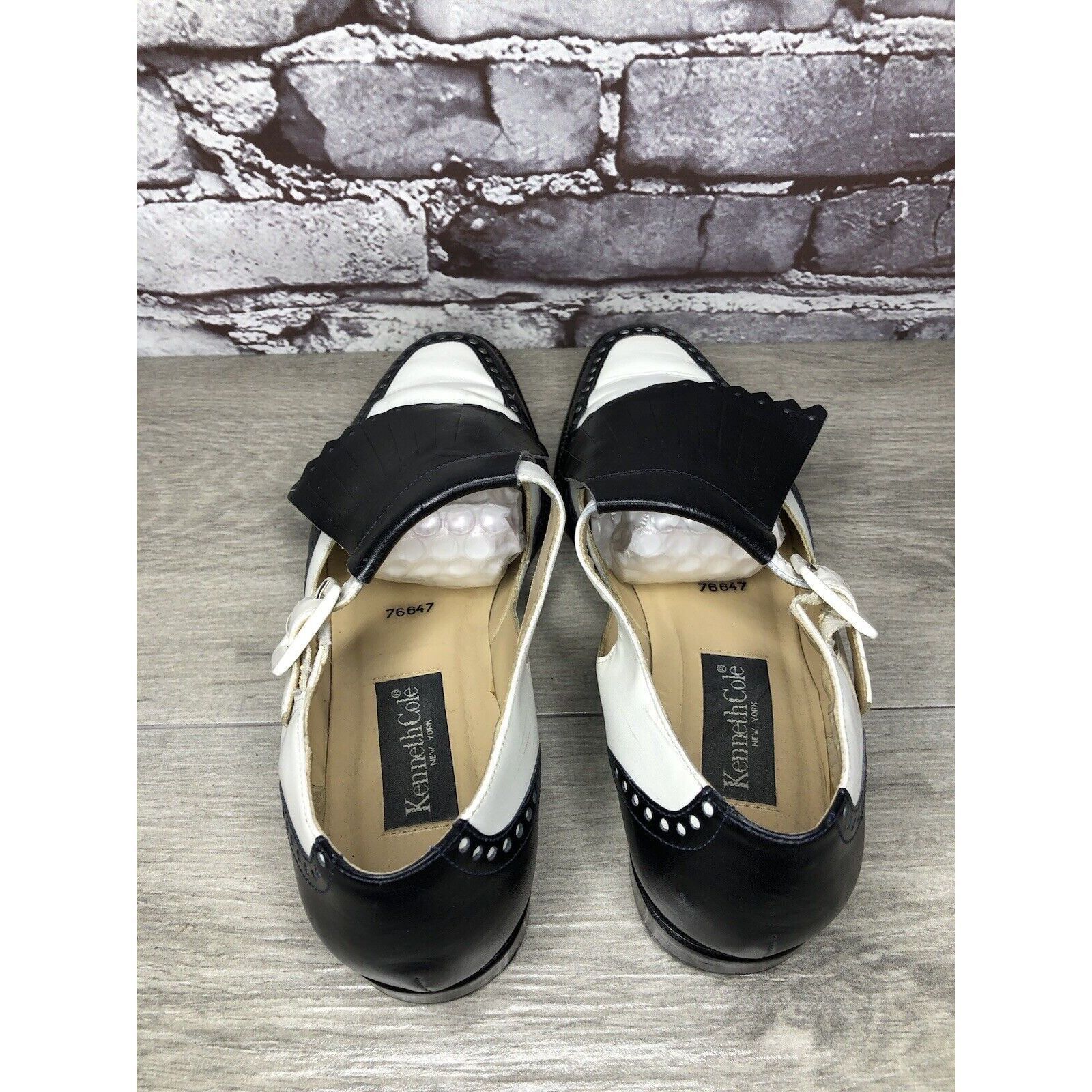 Kenneth Cole Kenneth Cole New York Black White Leather Kiltie Flats Shoes Size US 9 / IT 39 - 5 Thumbnail