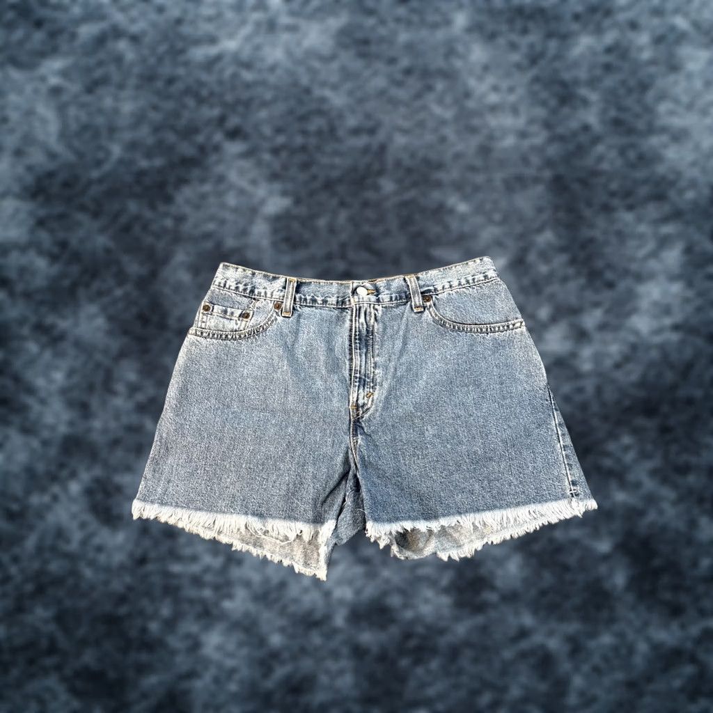 Levi's VINTAGE Levi's 555 Denim Shorts Women 32 High Rise Light Wash Frayed Blue 90s Hot Pants Casual Summer Spring Jeans Shorts Mens Women Girls Size 24" / US 00 / IT 34 - 1 Thumbnail