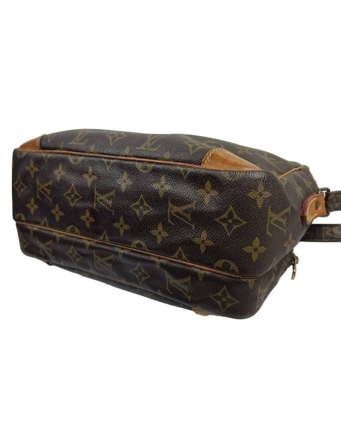 Louis Vuitton Louis Vuitton Double Zip Crossbody Bag Size ONE SIZE - 4 Thumbnail