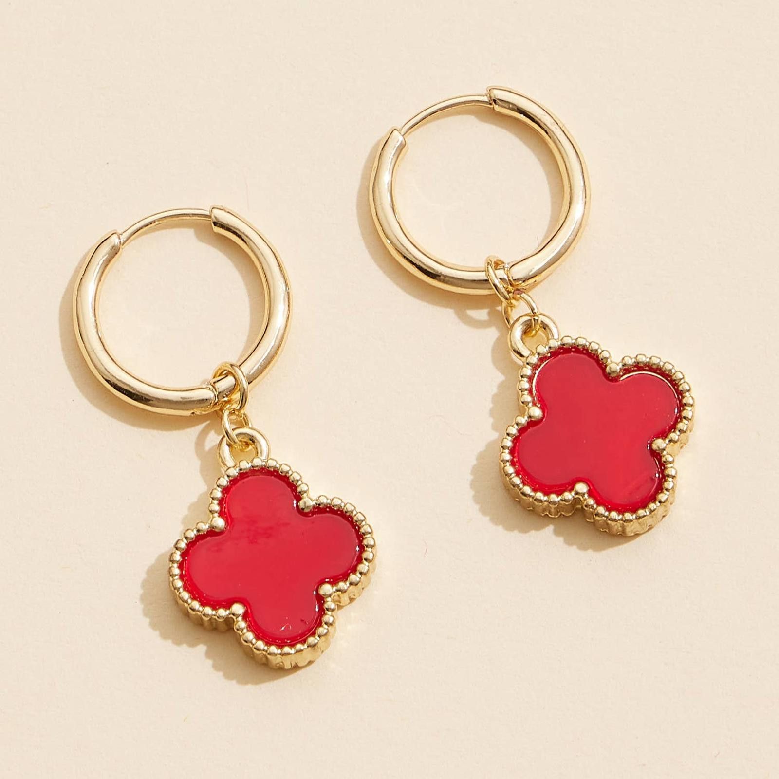 Other Flower Shape Shell Charm Hoop Earrings Size ONE SIZE - 7 Thumbnail