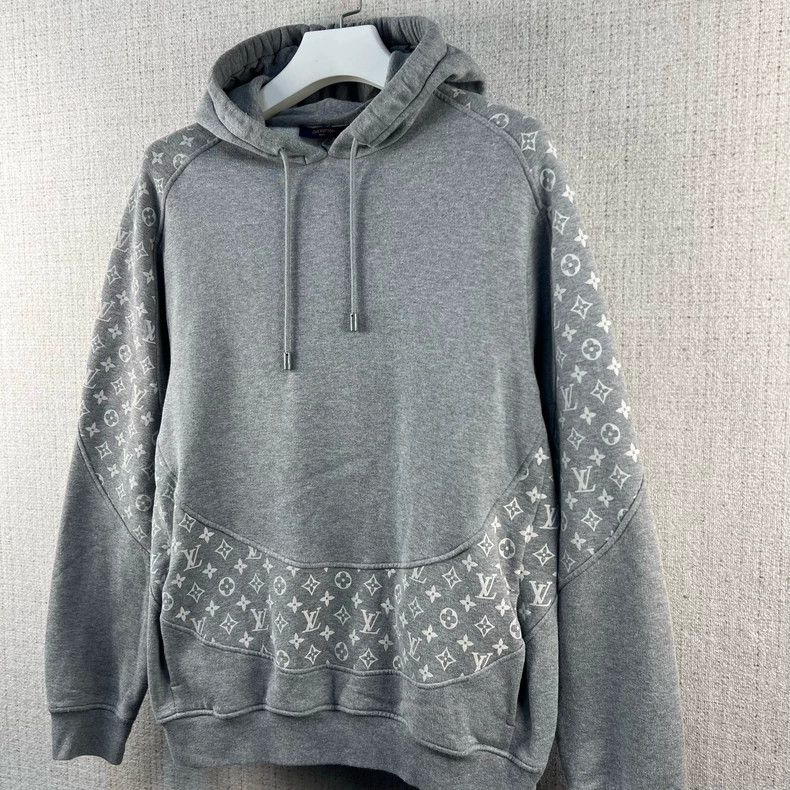 Louis Vuitton Louis Vuitton SS24 Circumferential Logo Printed Hooded Dra Size US L / EU 52-54 / 3 - 3 Thumbnail