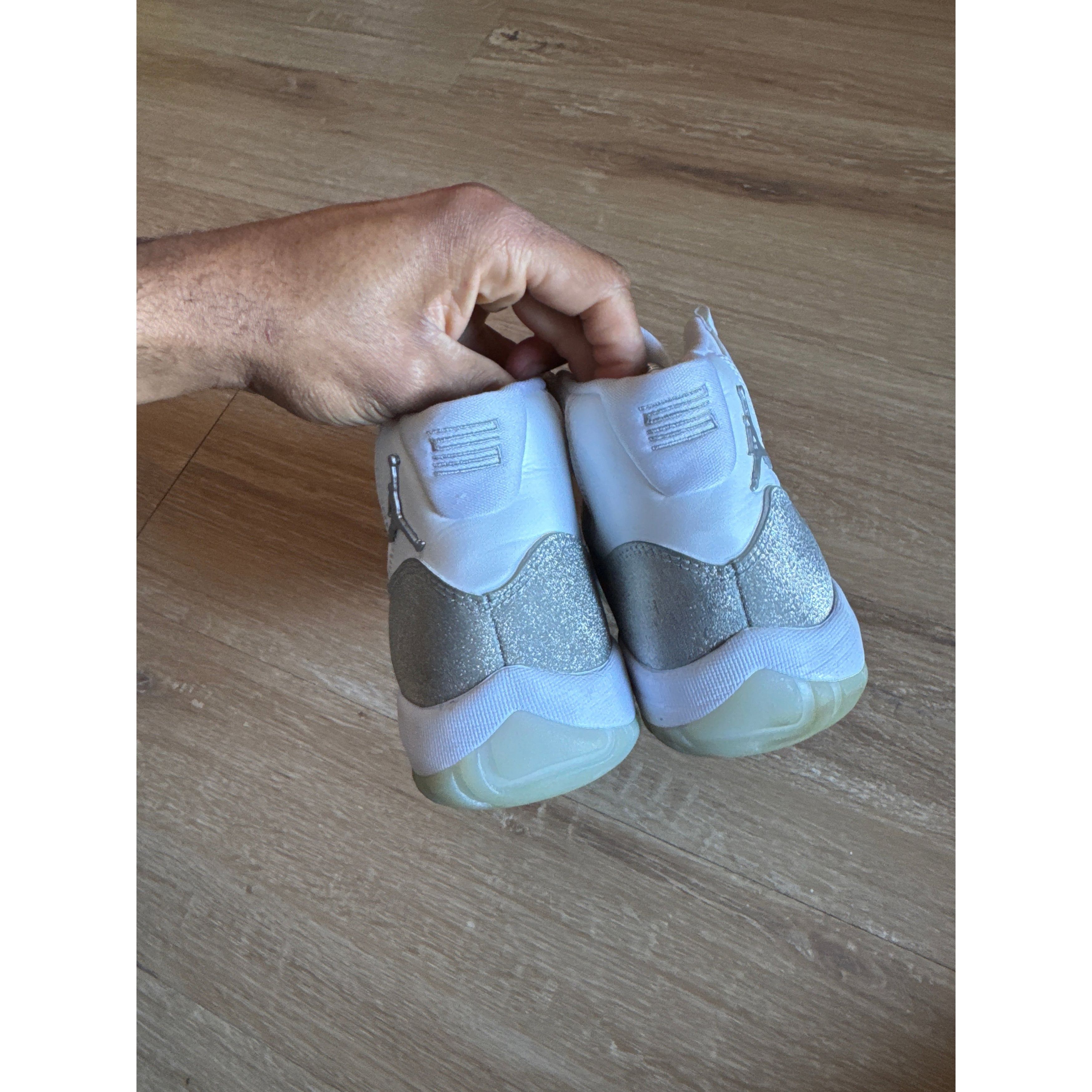 Jordan Brand Jordan Retro 11 Women’s White Metallic Silver Vast Grey Size US 9.5 / IT 39.5 - 5 Thumbnail