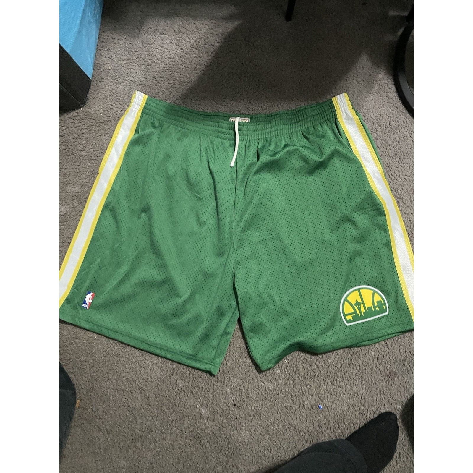 Mitchell & Ness Size 6XLB-Mitchell & Ness Seattle Supersonics Hardwood Short Size US 44 / EU 60 - 1 Thumbnail