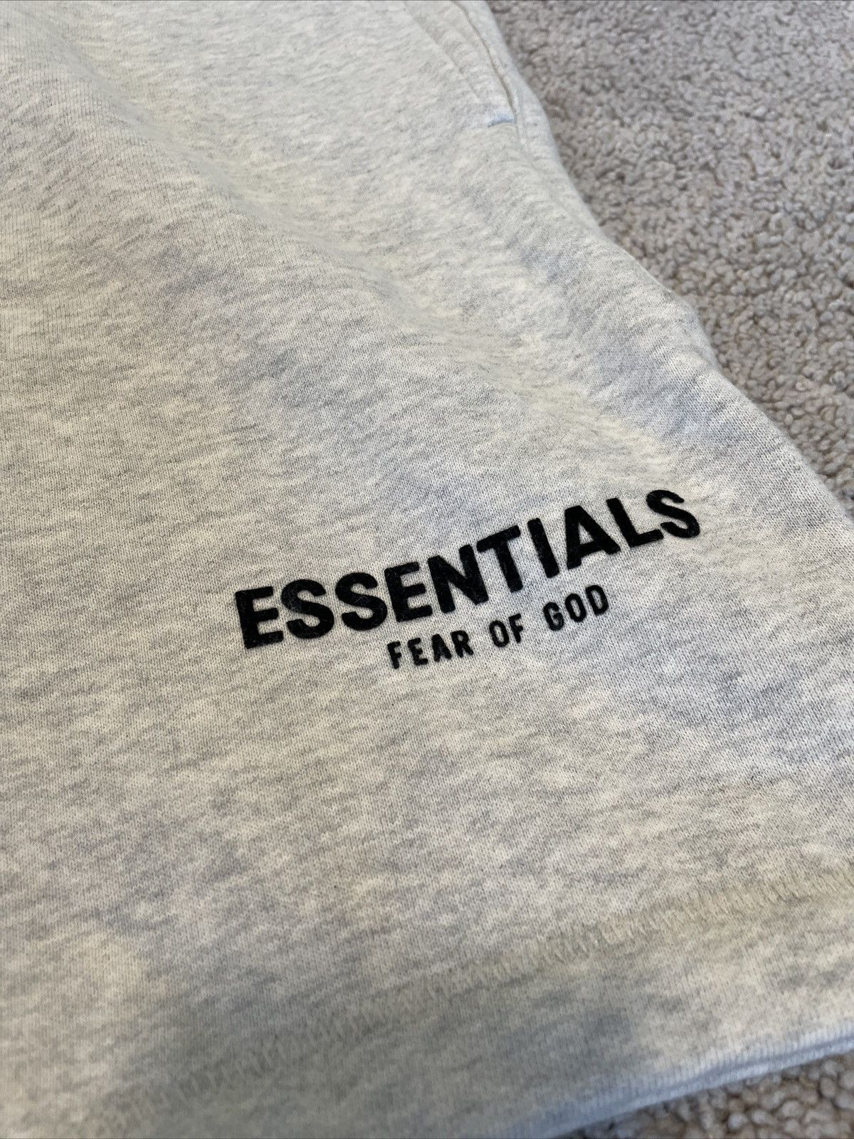 Essentials × Fear of God Essentials Shorts - Light Oatmeal Sweatshort - Fear Of God Size US 35 - 2 Thumbnail