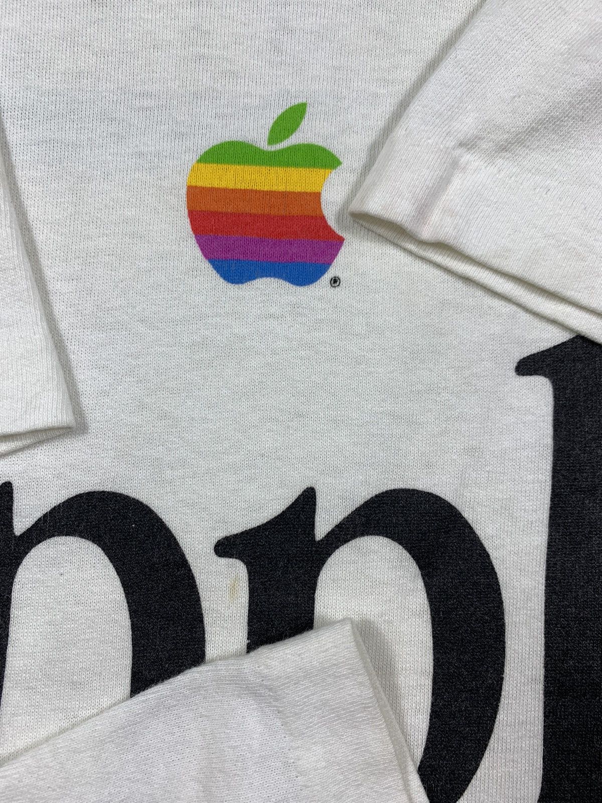 Apple Vintage Apple Rainbow Logo Computers Size US M / EU 48-50 / 2 - 7 Thumbnail