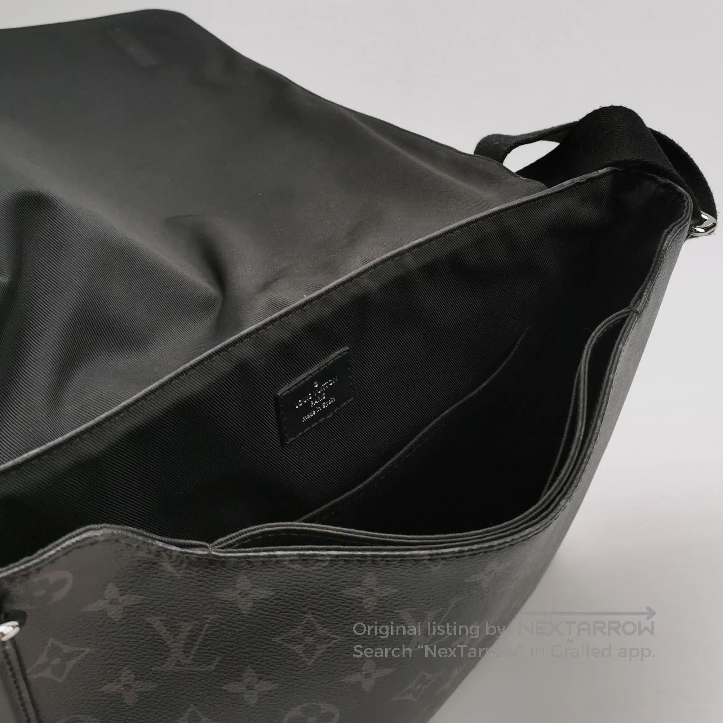 Louis Vuitton Louis Vuitton District Small Monogram Crossbody Bag. Size ONE SIZE - 6 Thumbnail
