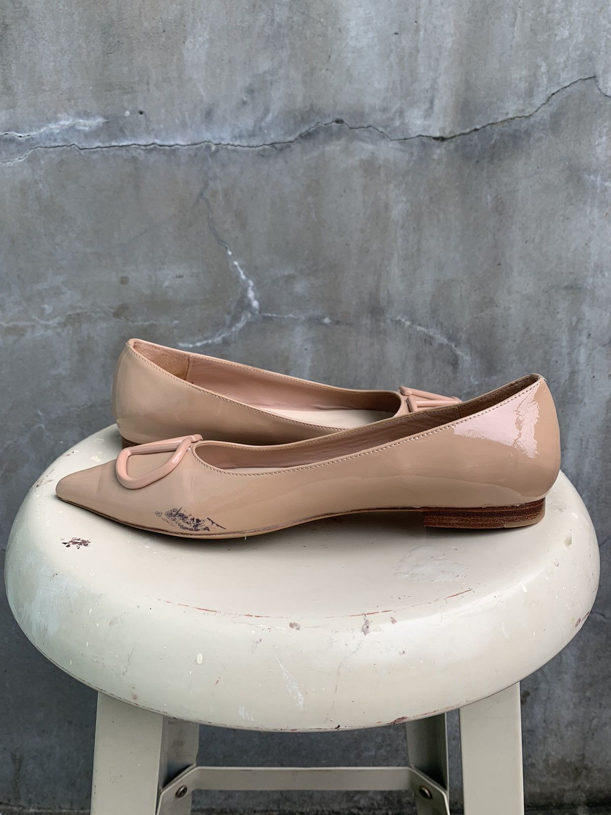 Valentino V Logo Pointed Patent Leather Pumps Size US 8 / IT 38 - 6 Thumbnail