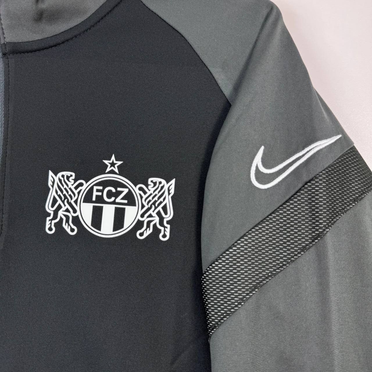 Nike FC Zurich Nike Dri Fit Training Top 1/4 Zip Jacket Footbal L Size US L / EU 52-54 / 3 - 3 Thumbnail