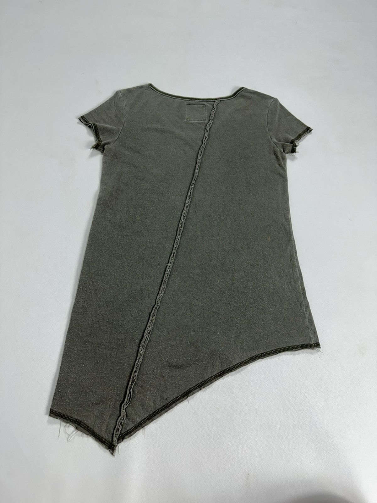 Japanese Brand GOA Faded Olive Asymmetric V neck Tshirt Size US S / EU 44-46 / 1 - 7 Thumbnail