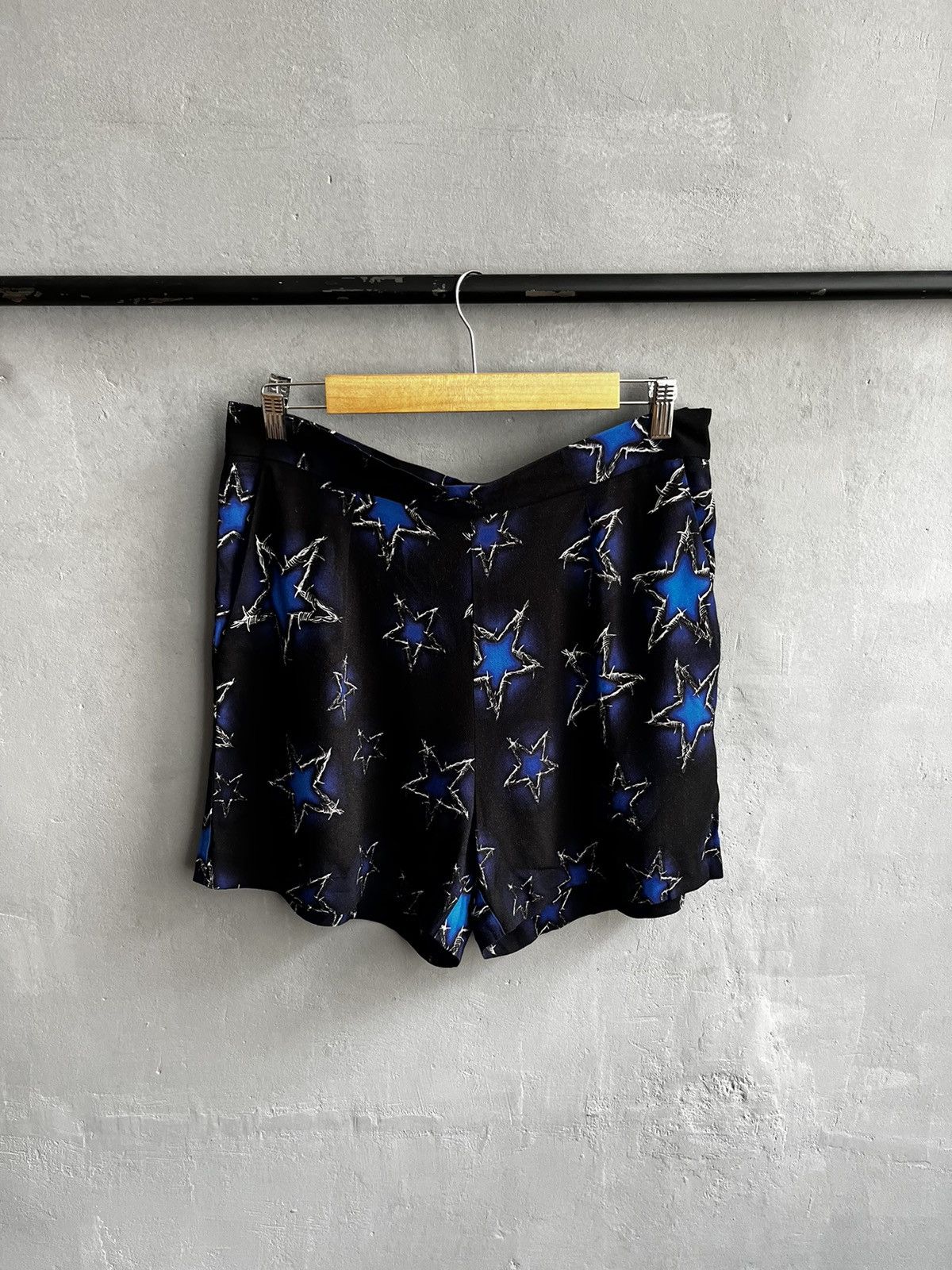 Just Cavalli × Roberto Cavalli Just Cavalli barbwire stars print shorts Size 30" / US 8 / IT 44 - 15 Thumbnail