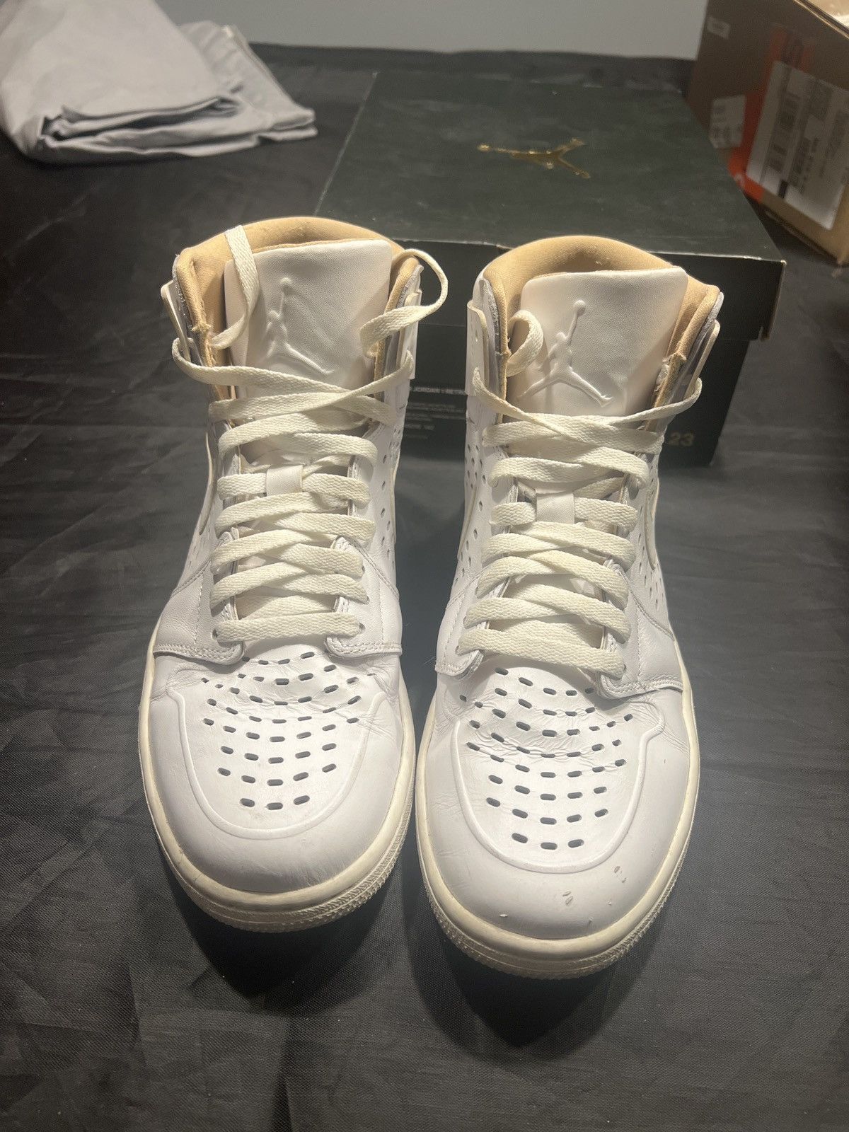 Jordan Brand × Nike Jordan 1 Retro White Vachetta Tan Size US 10.5 / EU 43-44 - 3 Thumbnail