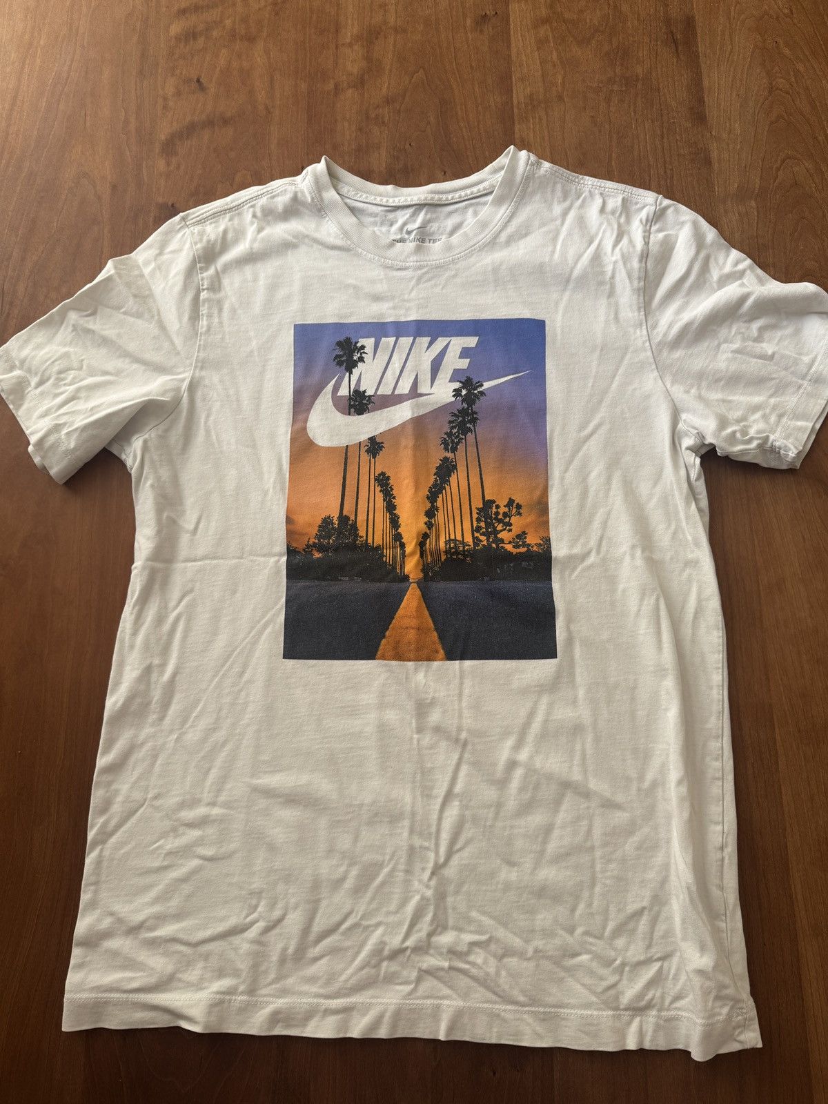 Nike Nike Sunset tee white Size US M / EU 48-50 / 2 - 1 Thumbnail