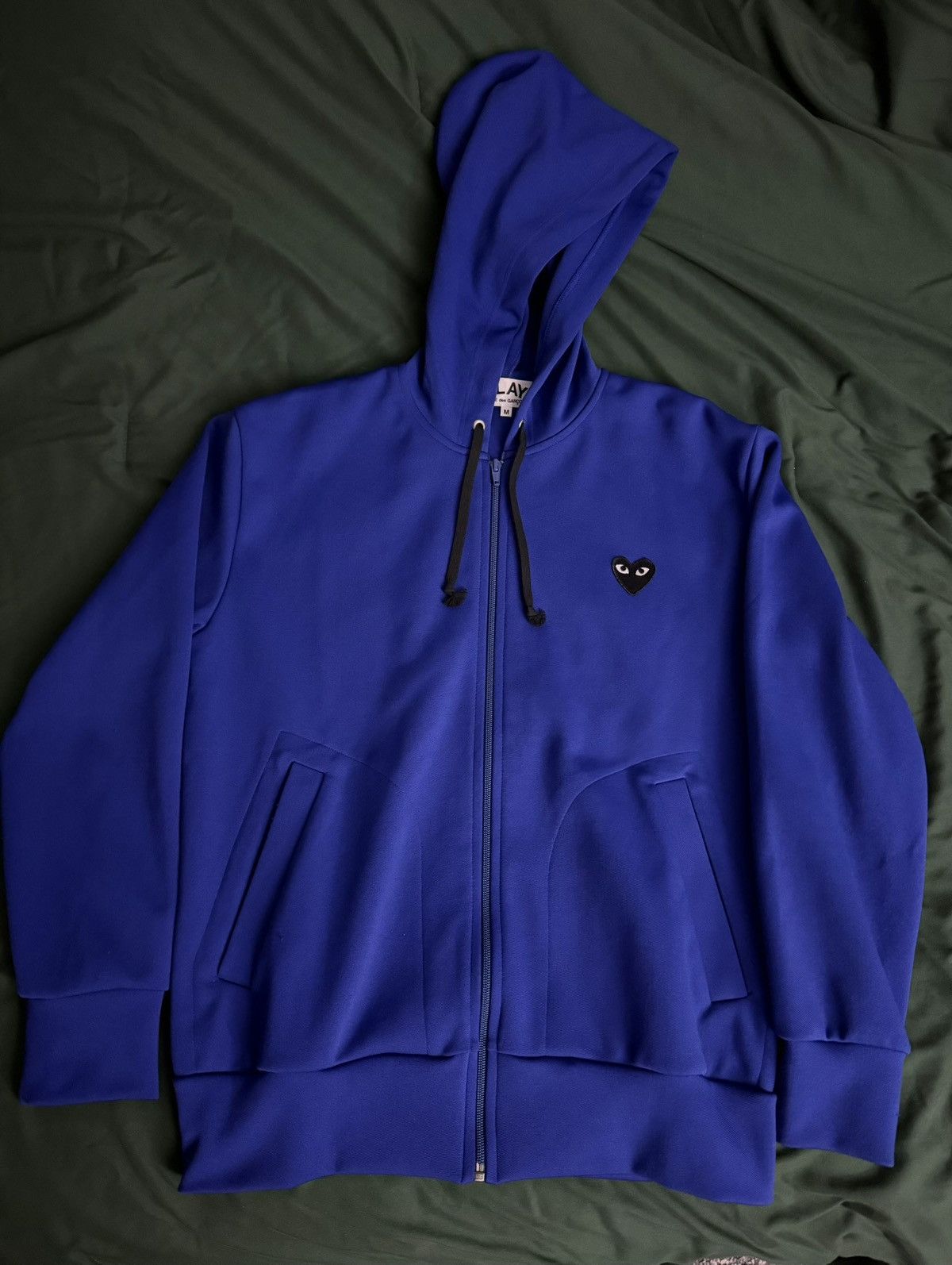 Comme des Garcons PLAY Comme des Garçons PLAY Heart Hoodie Blue and Black Size M Size US M / EU 48-50 / 2 - 1 Thumbnail