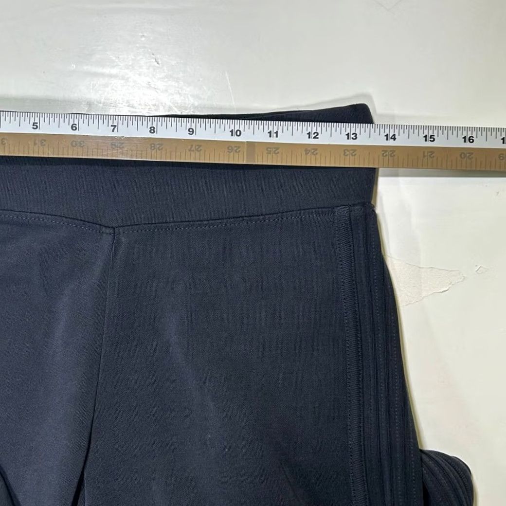 Athleta EUC Athleta Black Ankle Athletic Track Pants Womens XXS Size 24" / US 00 / IT 34 - 7 Thumbnail